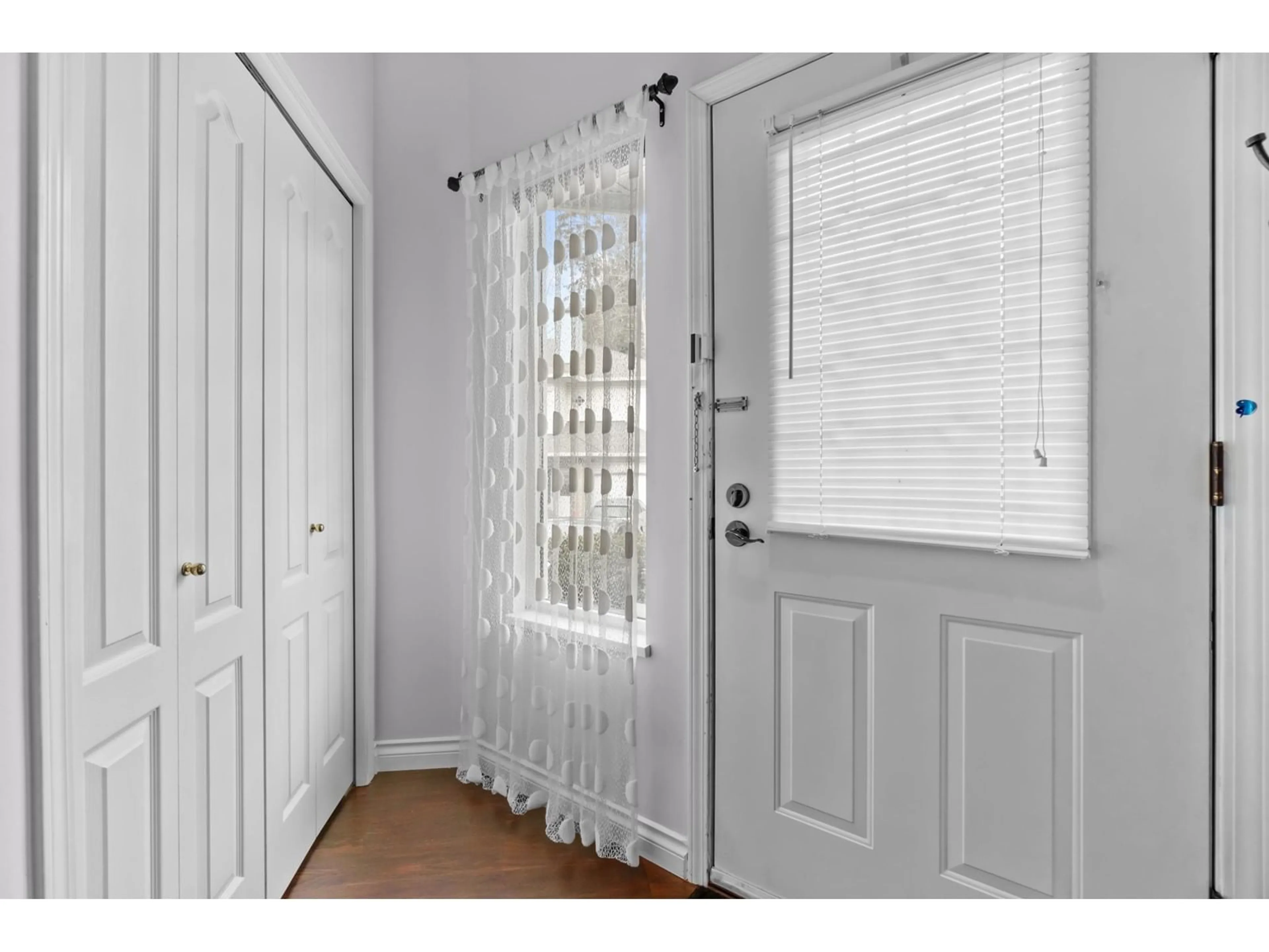 Indoor entryway for 12 - 21579 88B, Langley British Columbia V1M2X4