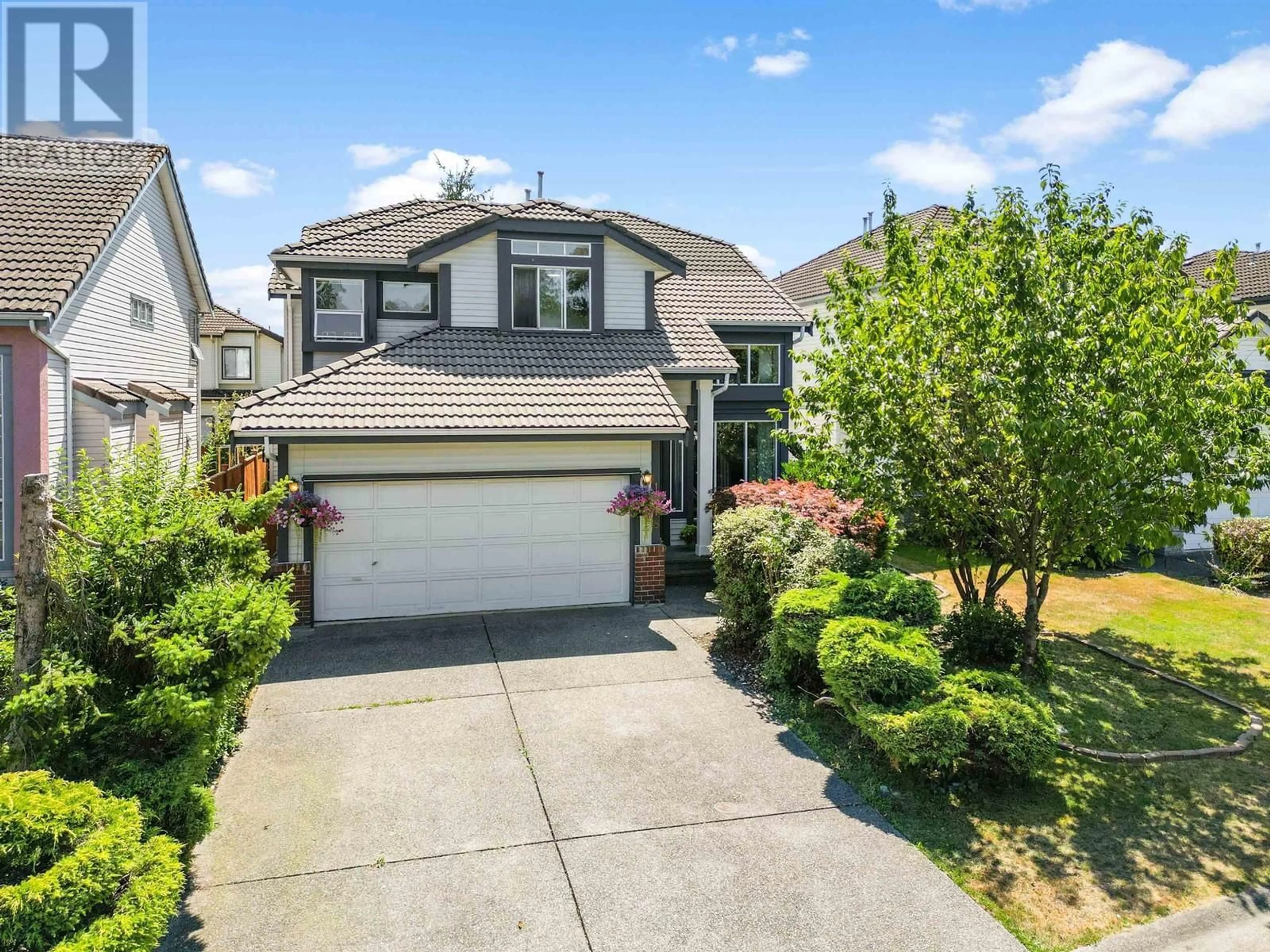 A pic from outside/outdoor area/front of a property/back of a property/a pic from drone, street for 1418 RHINE CRESCENT, Port Coquitlam British Columbia V3B7T1