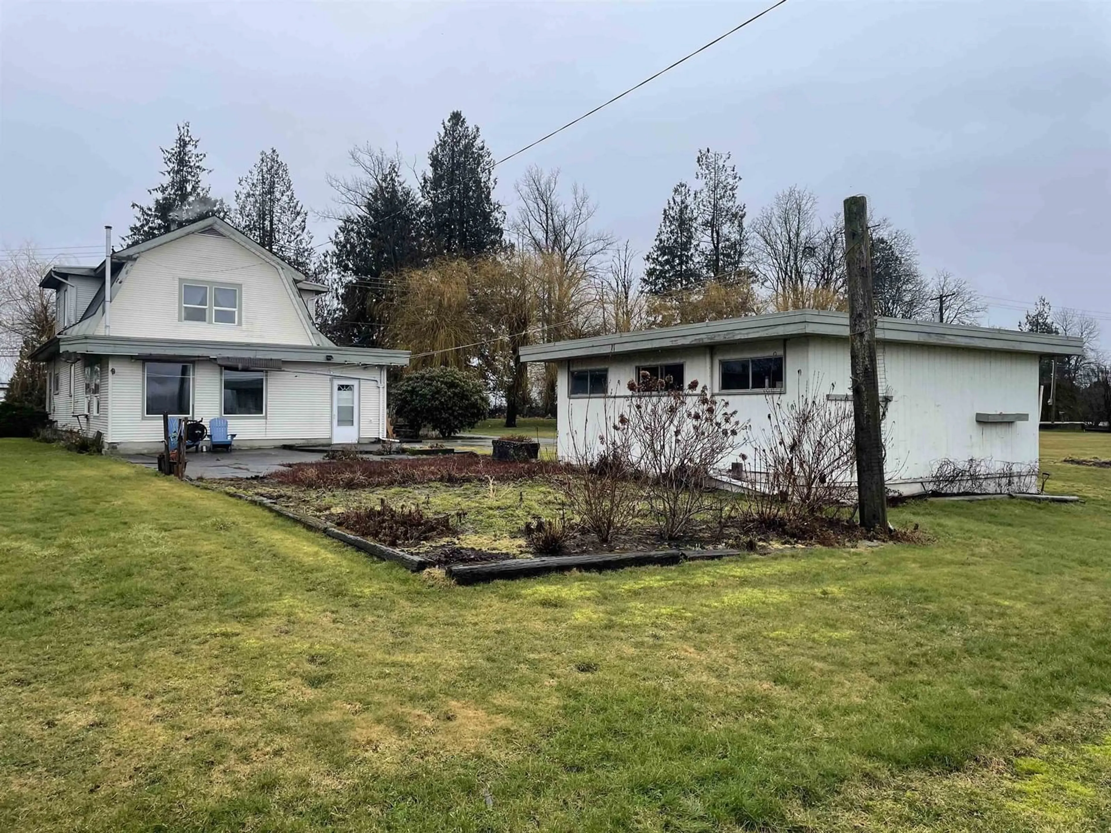 A pic from outside/outdoor area/front of a property/back of a property/a pic from drone, street for 49090 YALE ROAD, Chilliwack British Columbia V4Z0B2