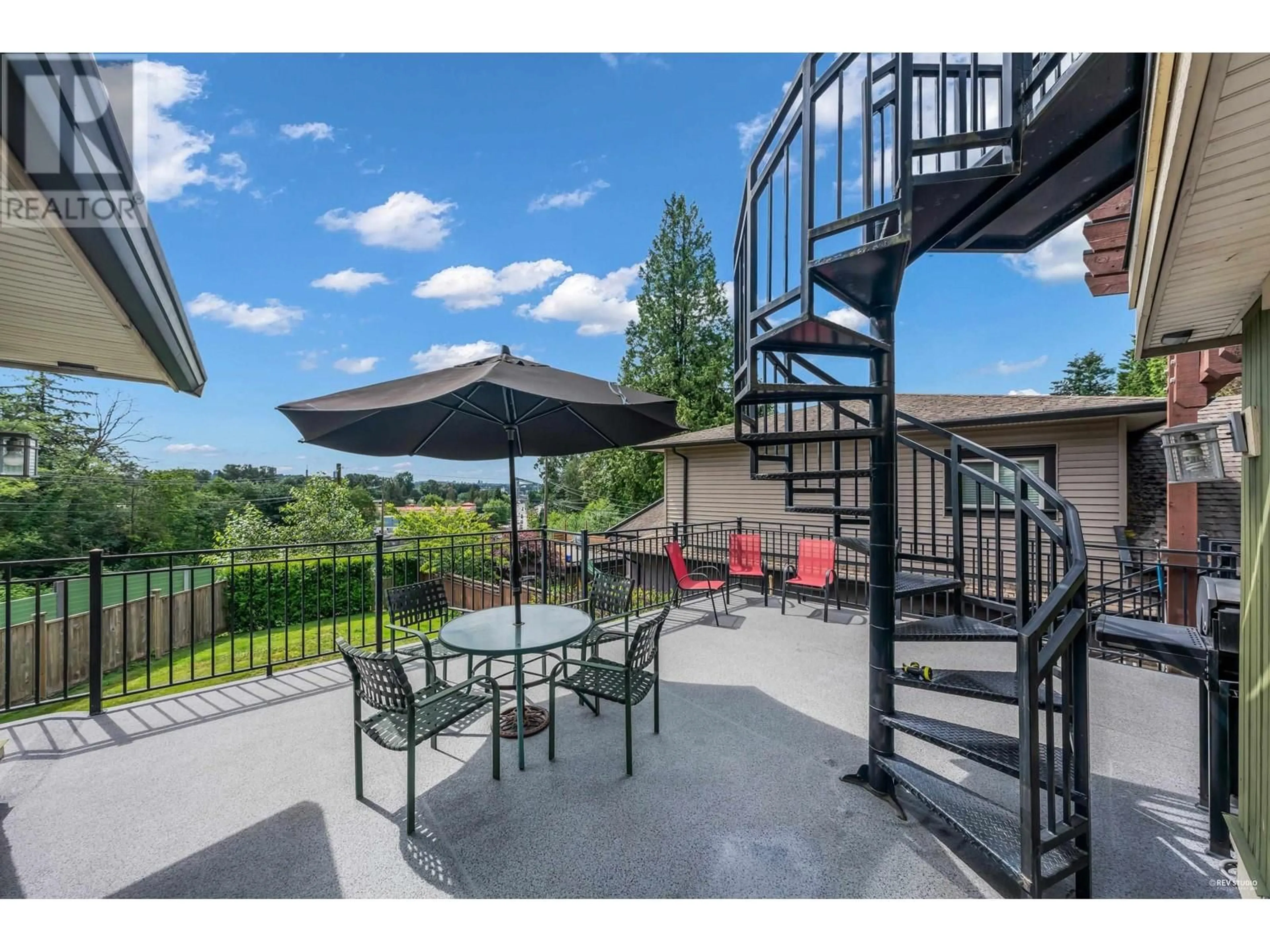 Patio, mountain view for 1239 SHAVINGTON STREET, North Vancouver British Columbia V7L1L1