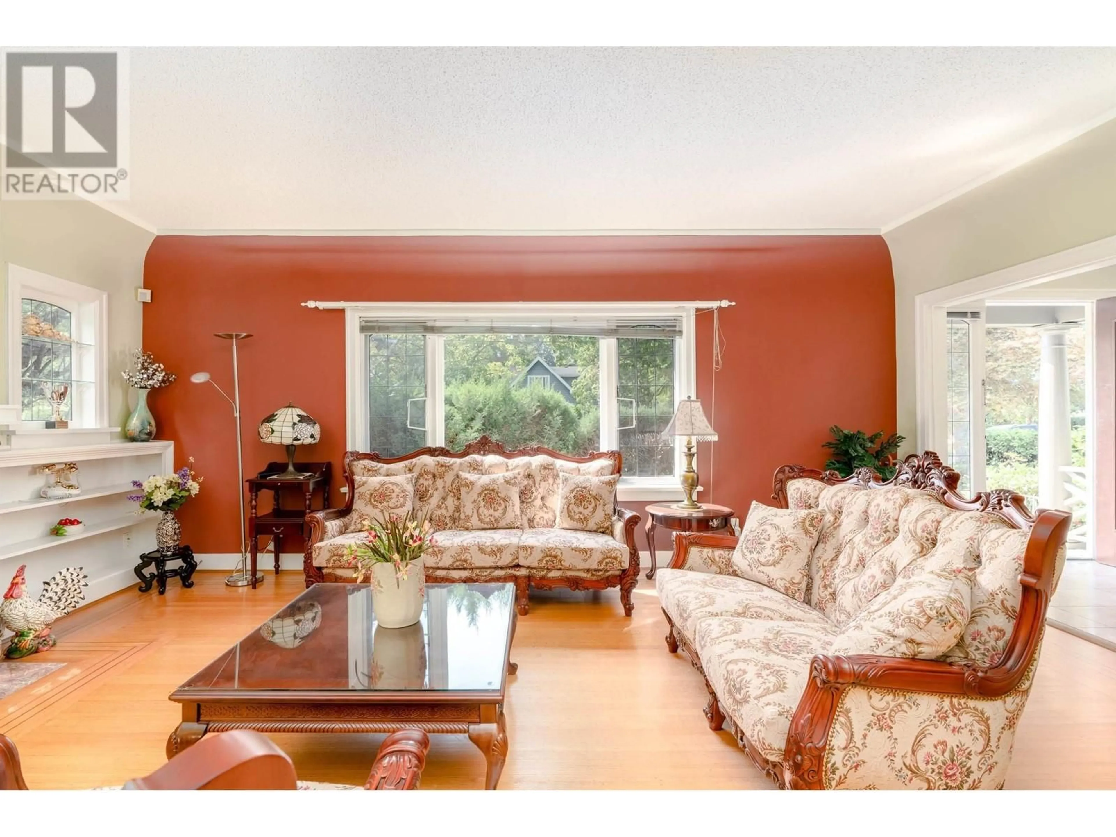 Living room with furniture, wood/laminate floor for 5808 HOLLAND STREET, Vancouver British Columbia V6N2B1