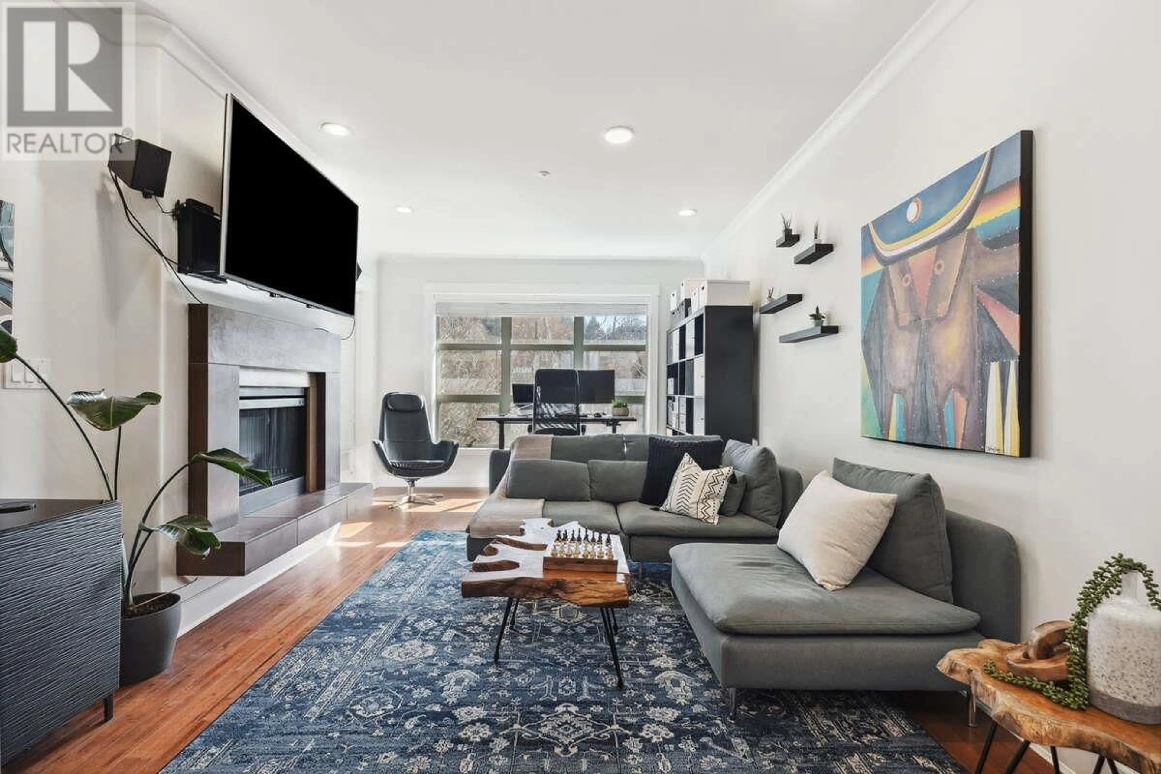 Living room with furniture, unknown for 209 - 6688 ROYAL AVENUE, West Vancouver British Columbia V7W2B9