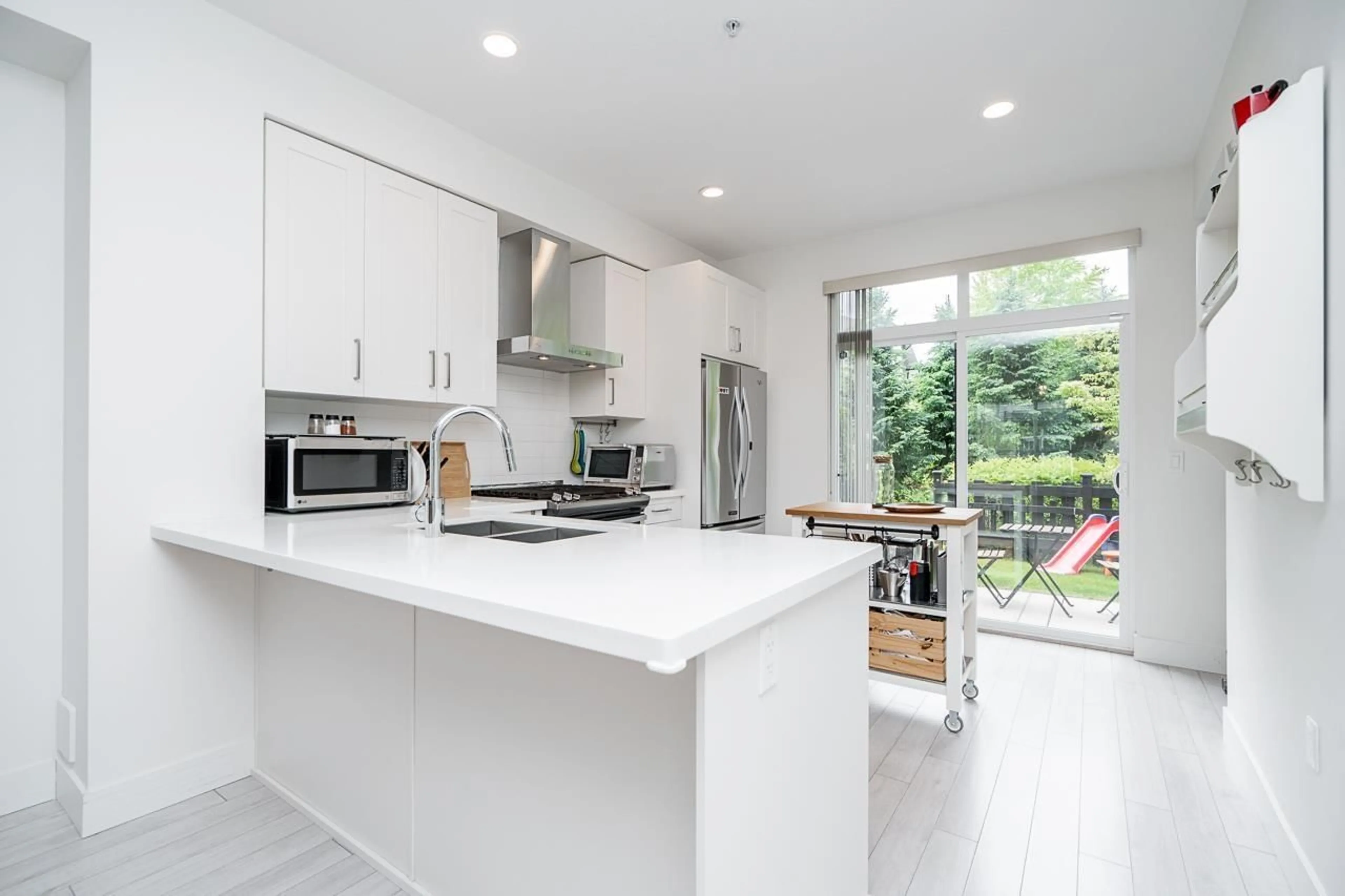 Open concept kitchen, ceramic/tile floor for 40 8570 204 STREET, Langley British Columbia V2Y0T9