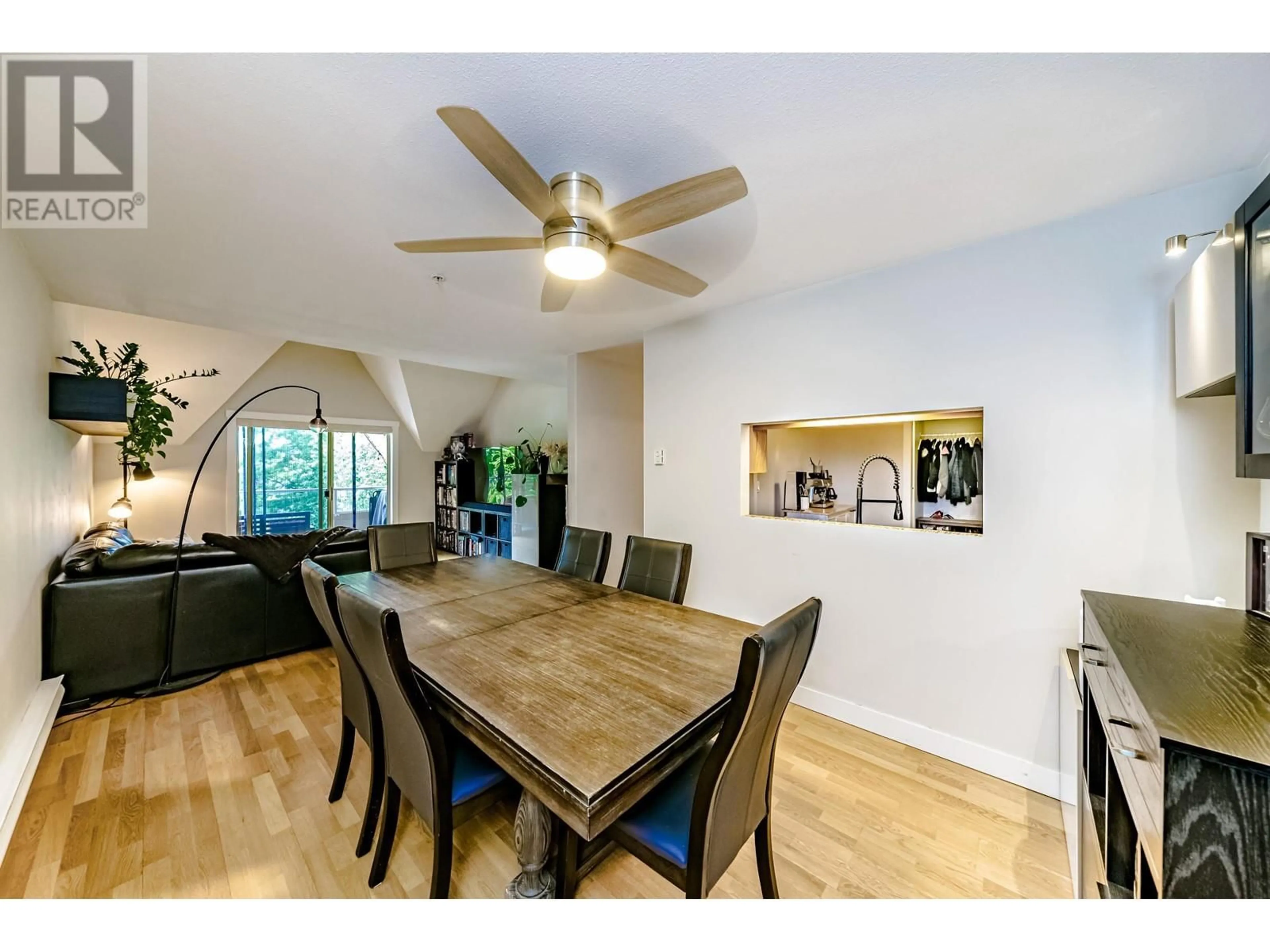 Dining room, wood/laminate floor for 302 - 19241 FORD ROAD, Pitt Meadows British Columbia V3Y2N4