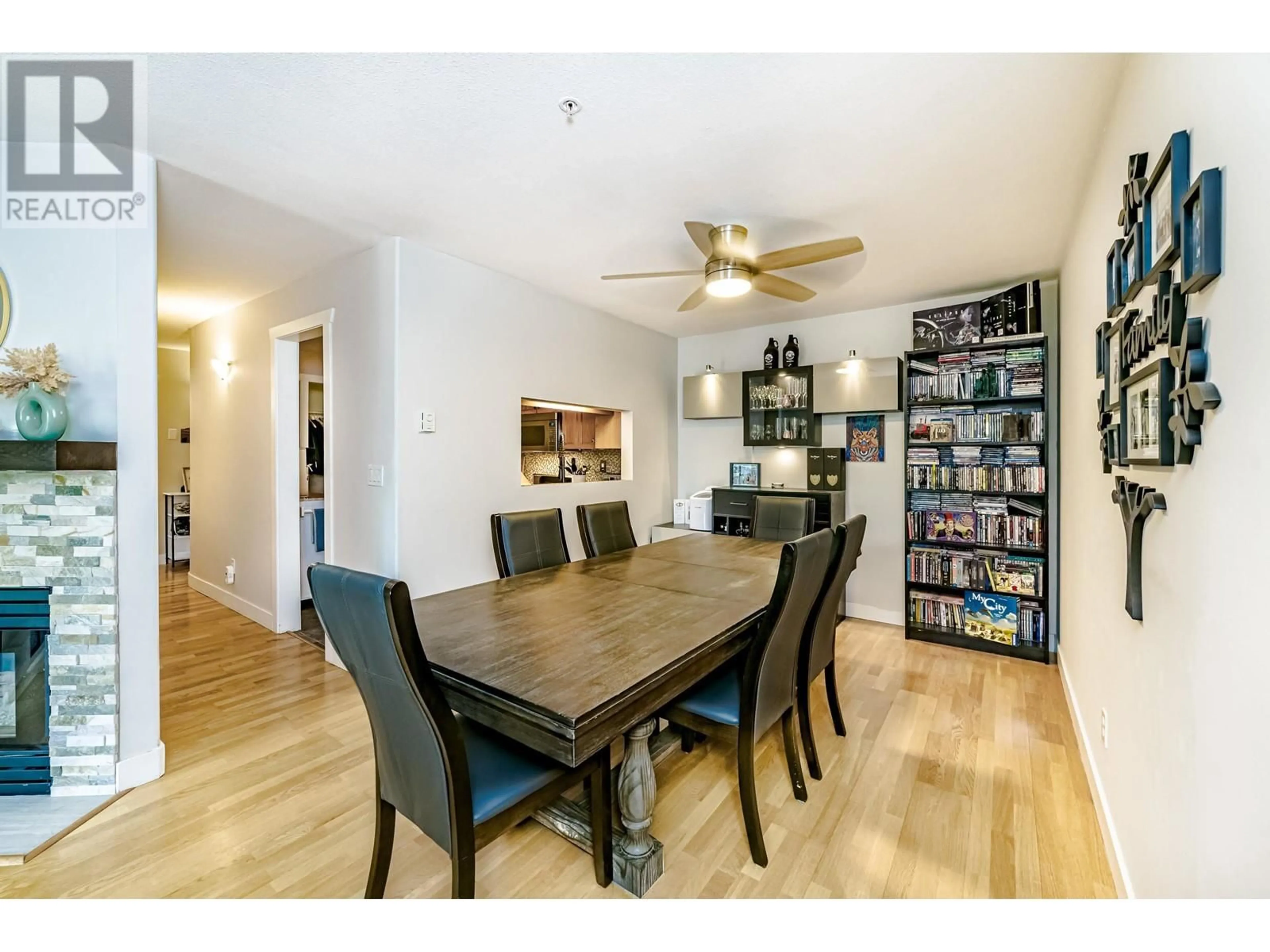 Dining room, wood/laminate floor for 302 - 19241 FORD ROAD, Pitt Meadows British Columbia V3Y2N4