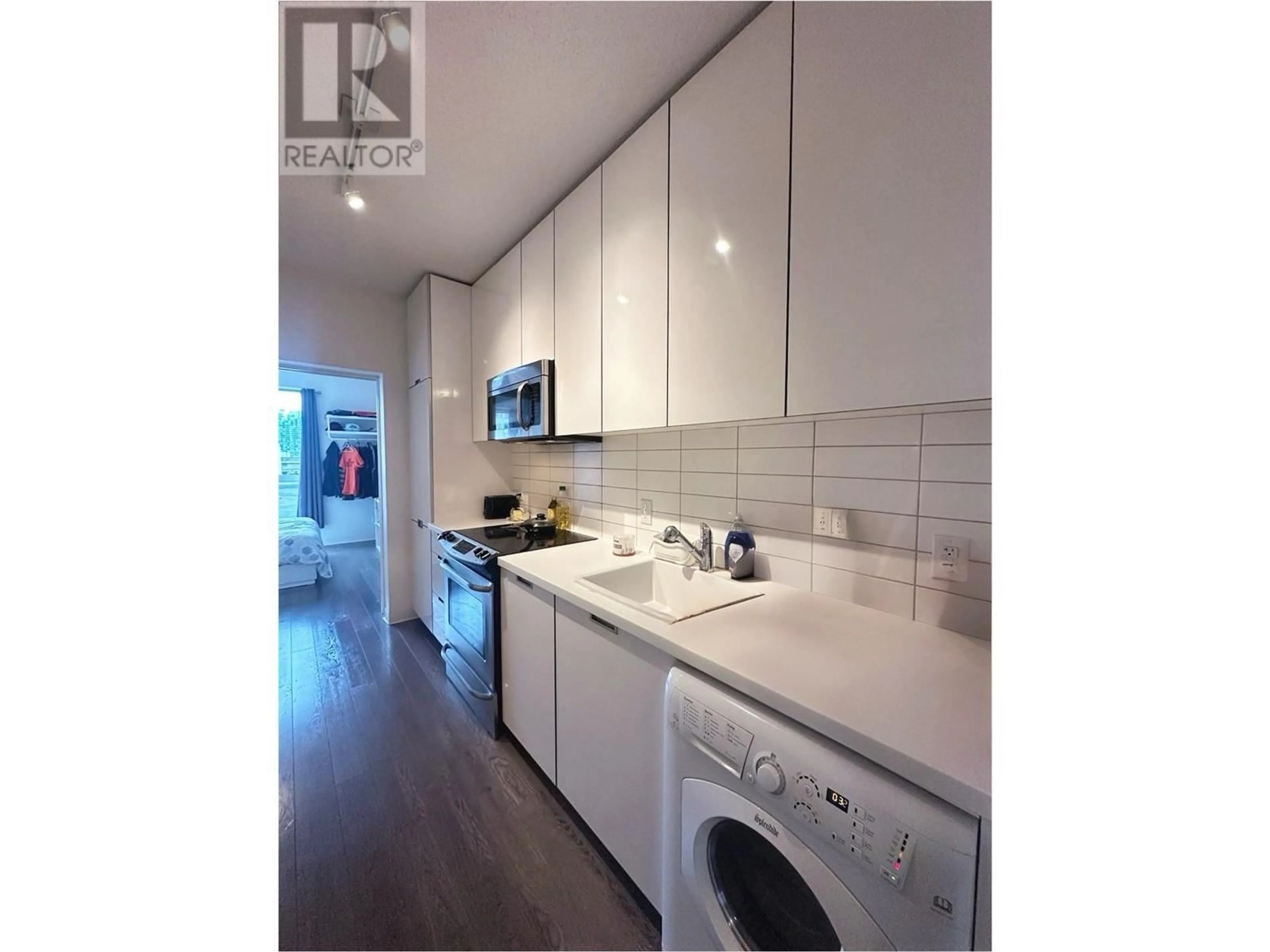 Kitchen with laundary machines, unknown for 514 - 138 HASTINGS STREET, Vancouver British Columbia V6A0E6