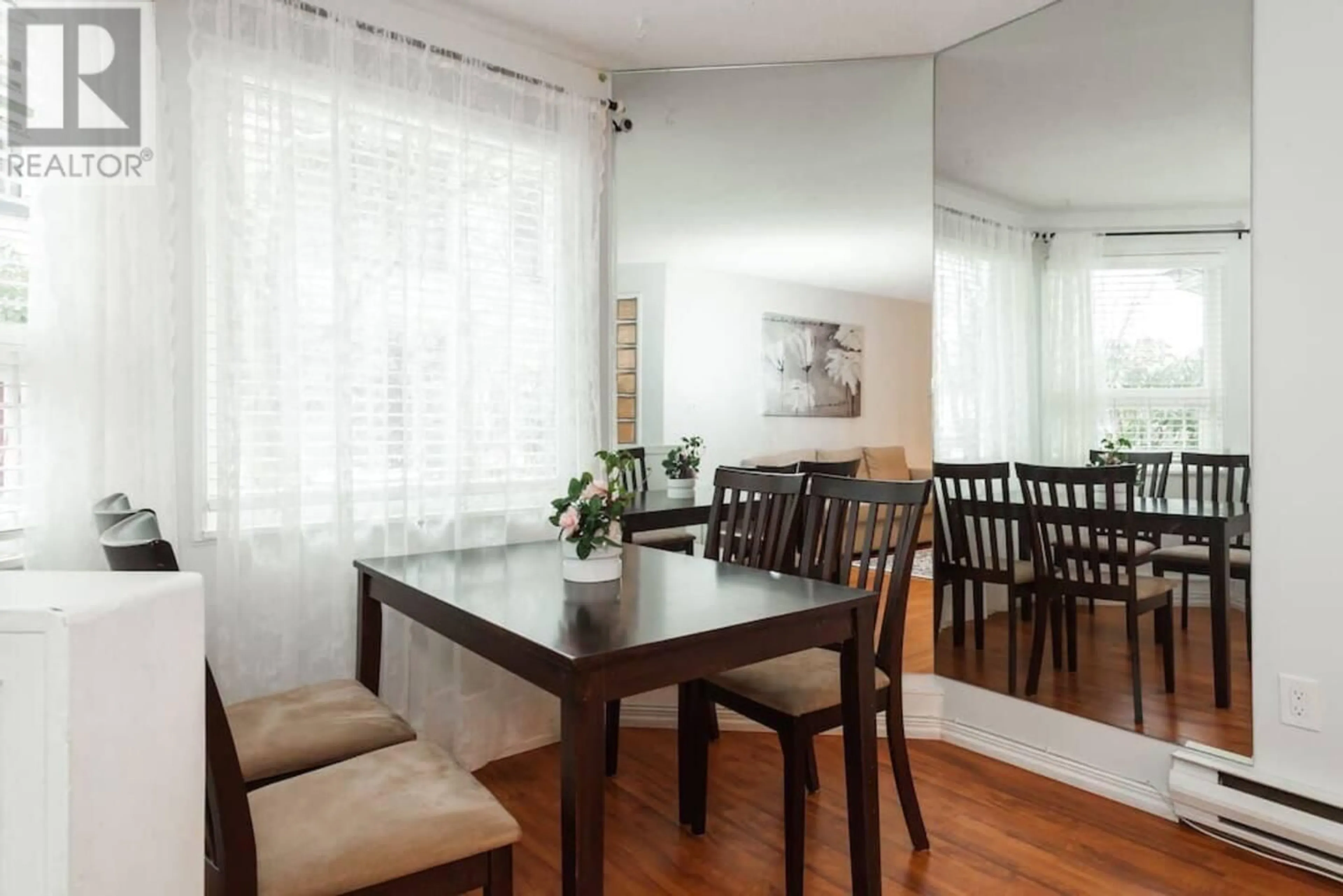 Dining room, wood/laminate floor for 4 1101 W 8TH AVENUE, Vancouver British Columbia V6H1C5