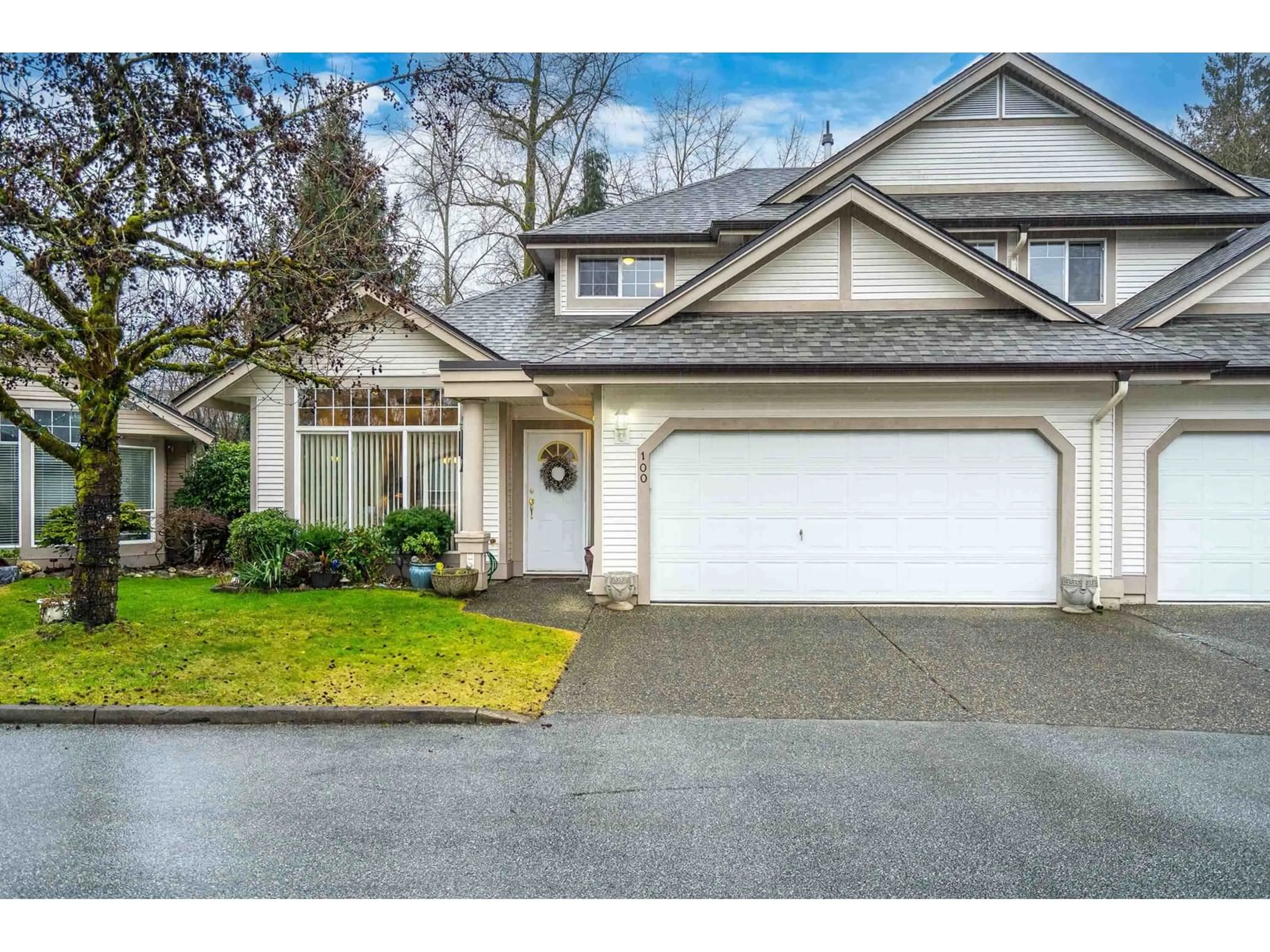 Indoor garage for 100 9025 216TH STREET, Langley British Columbia V1M2Z8