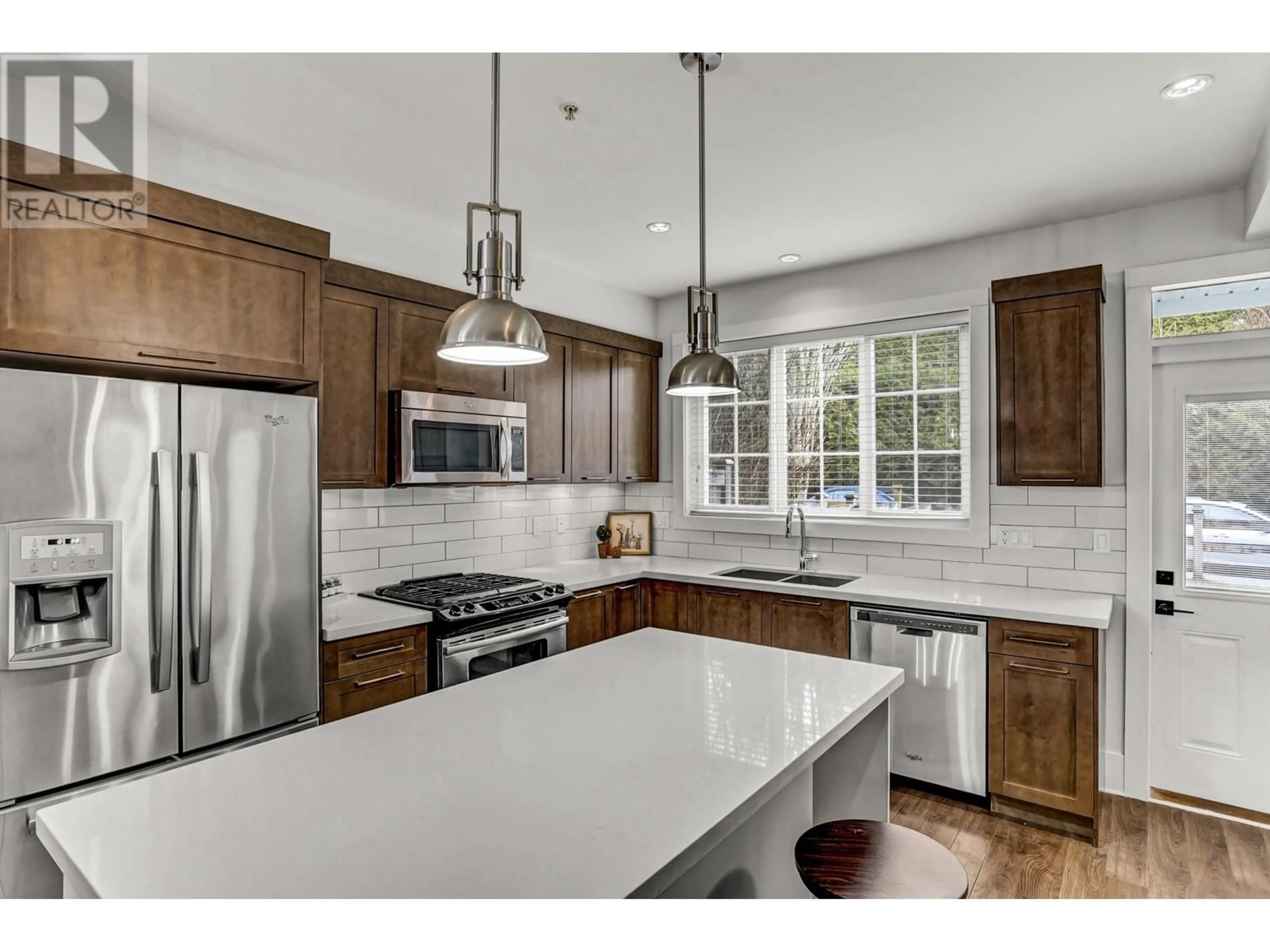 Open concept kitchen, ceramic/tile floor for 6 12161 237 STREET, Maple Ridge British Columbia V4R0E7