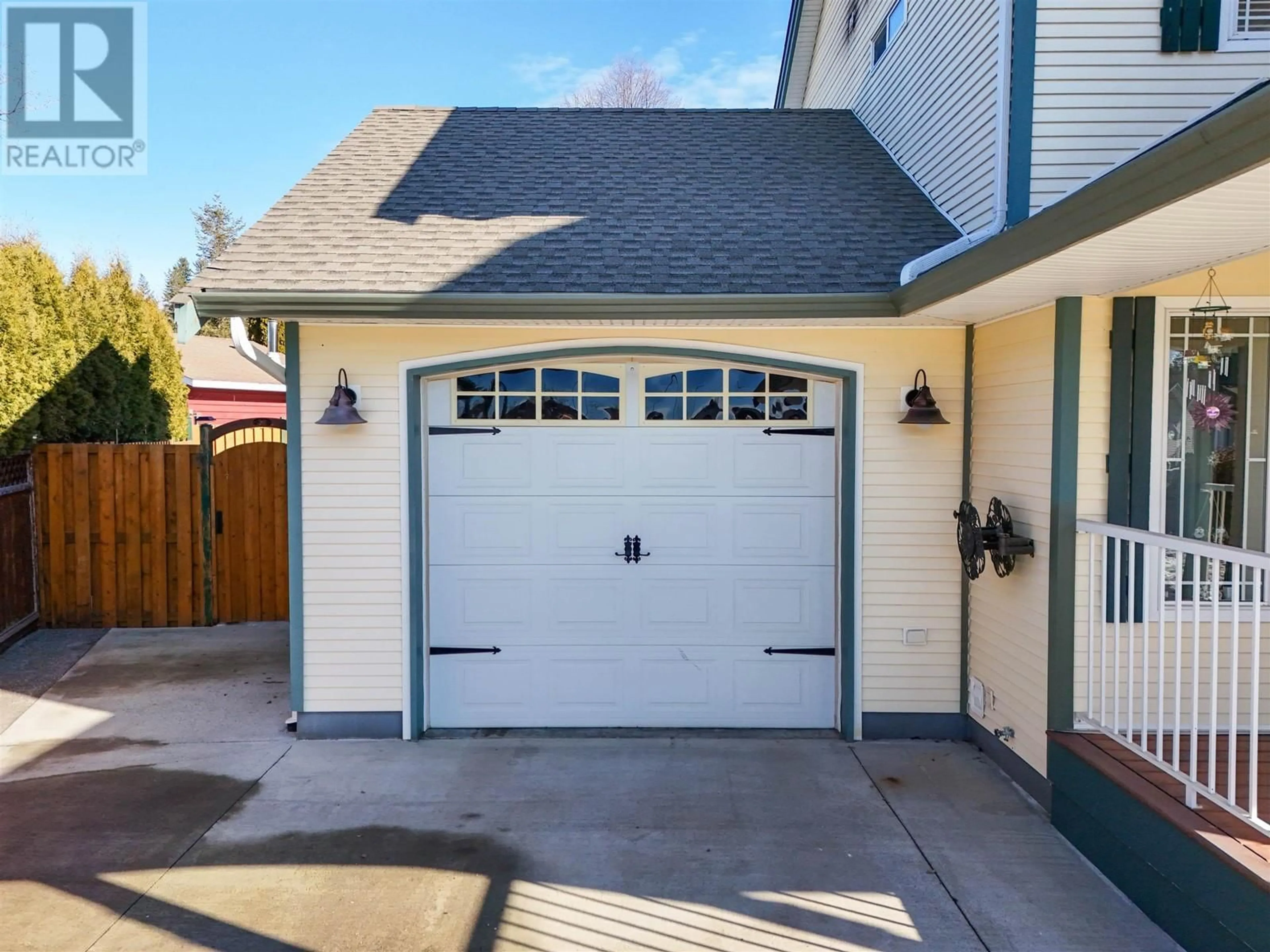 Indoor garage for 1375 NAGRA AVENUE, Quesnel British Columbia V2J6P6