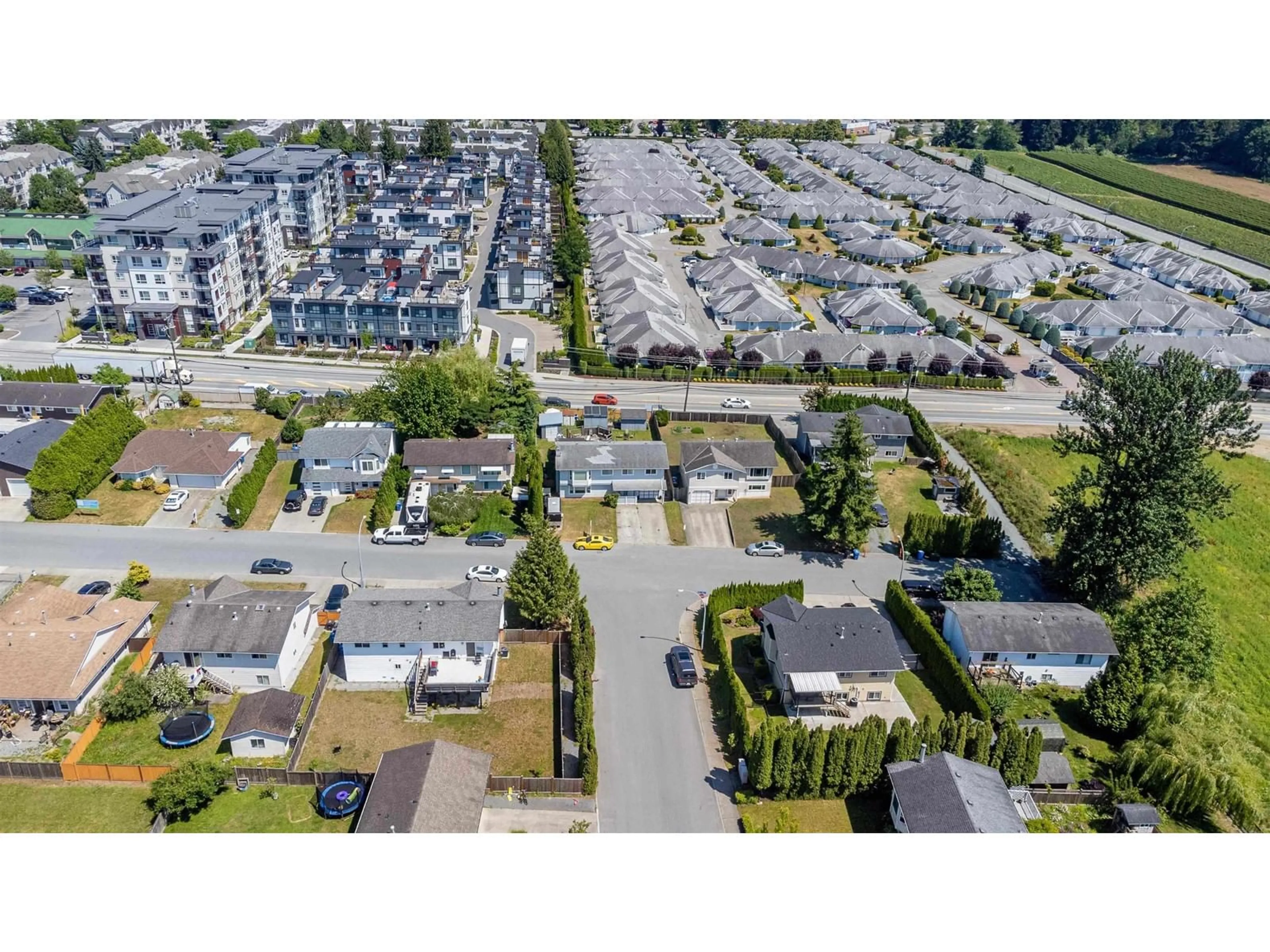 A pic from outside/outdoor area/front of a property/back of a property/a pic from drone, street for 1496 KIMBERLEY STREET, Abbotsford British Columbia V2S8B2