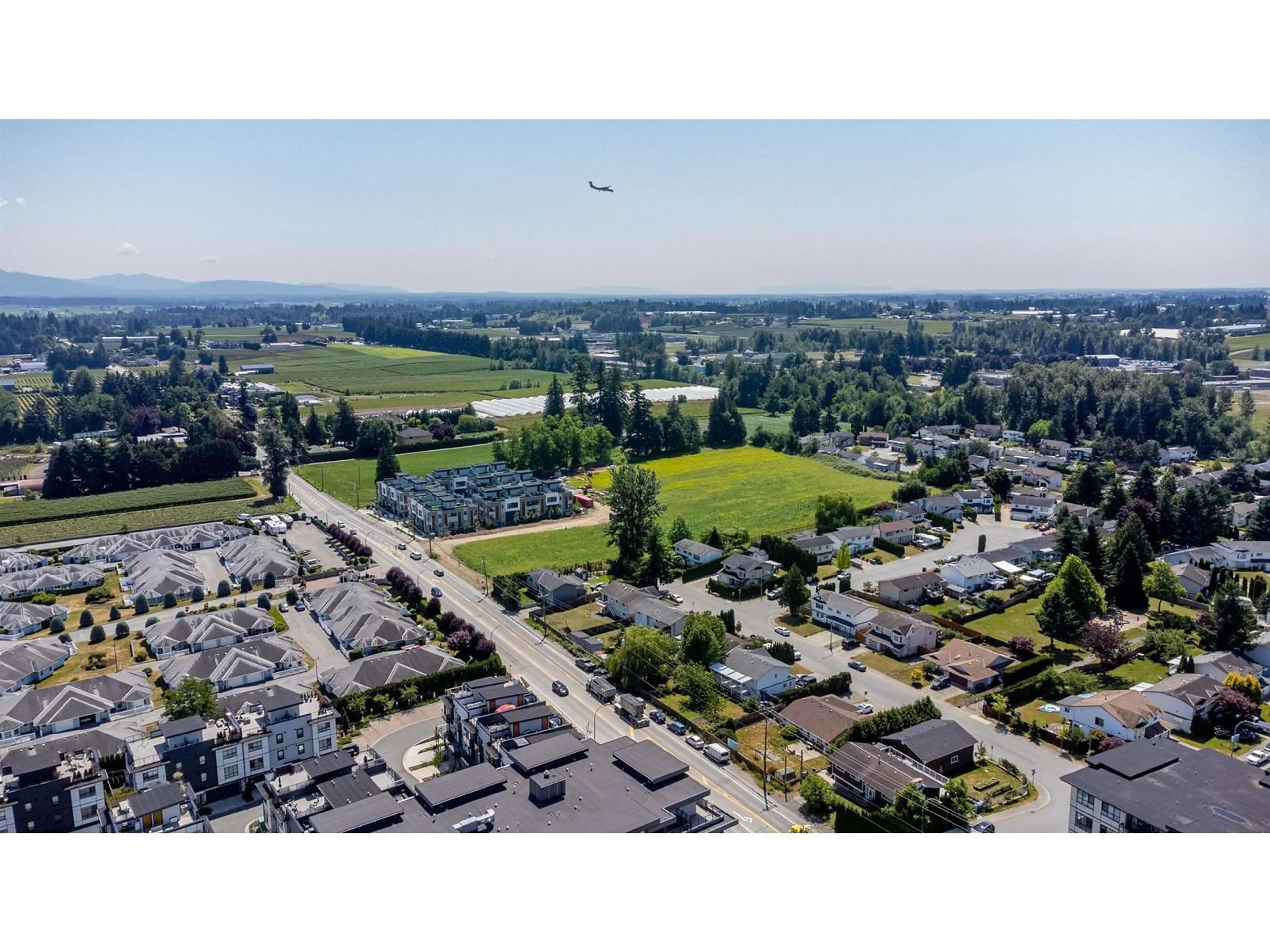 A pic from outside/outdoor area/front of a property/back of a property/a pic from drone, mountain view for 1496 KIMBERLEY STREET, Abbotsford British Columbia V2S8B2