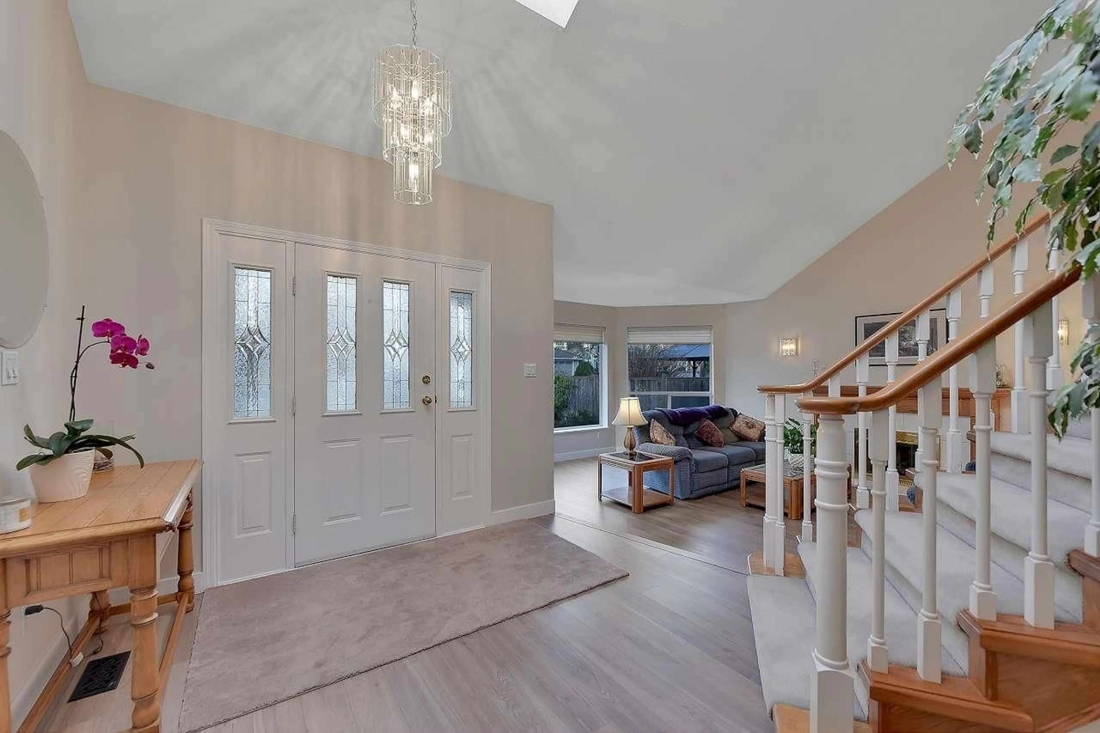 Indoor foyer for 20554 96B, Langley British Columbia V1M2H4