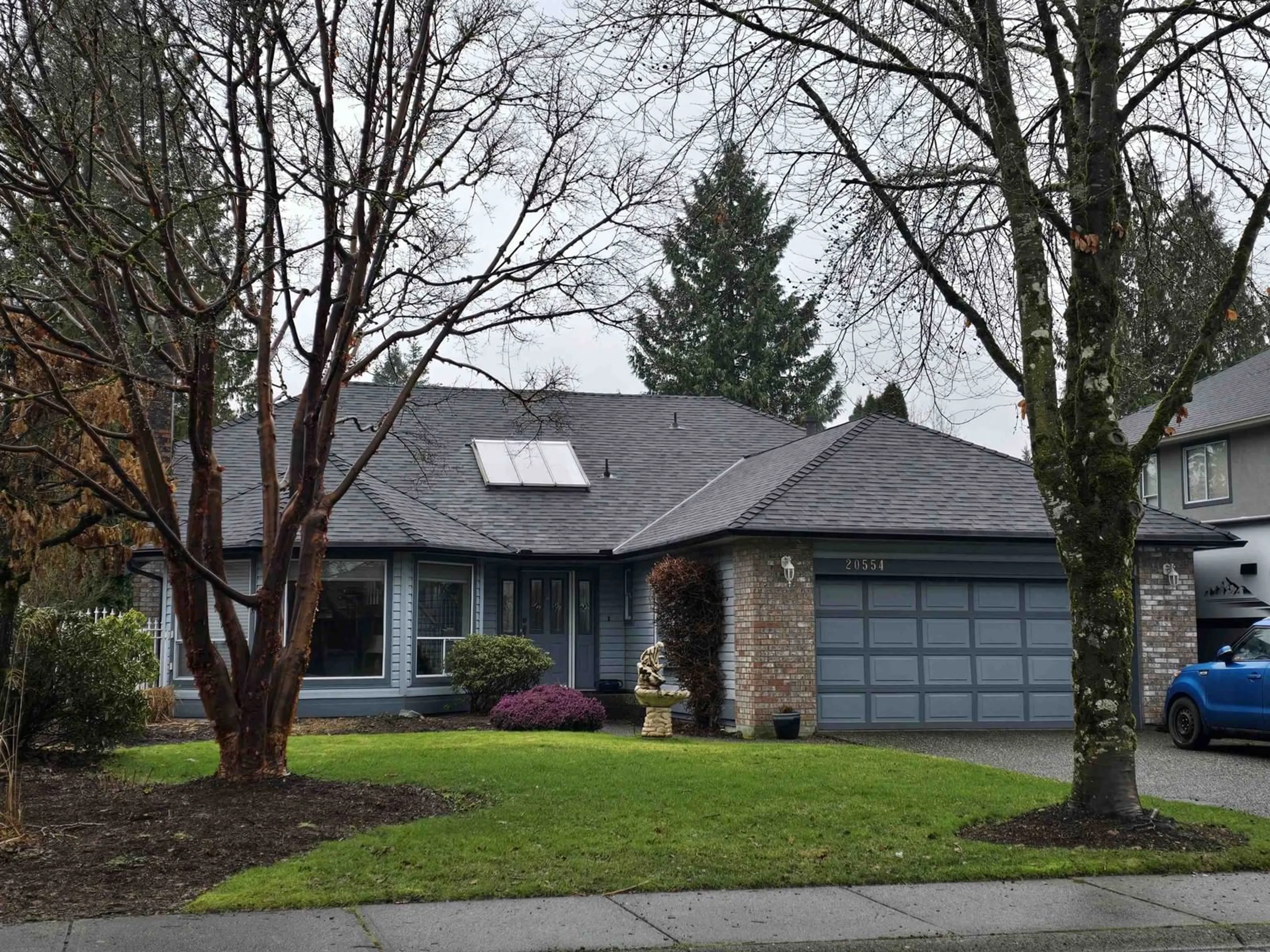 Home with vinyl exterior material, street for 20554 96B AVENUE, Langley British Columbia V1M2H4