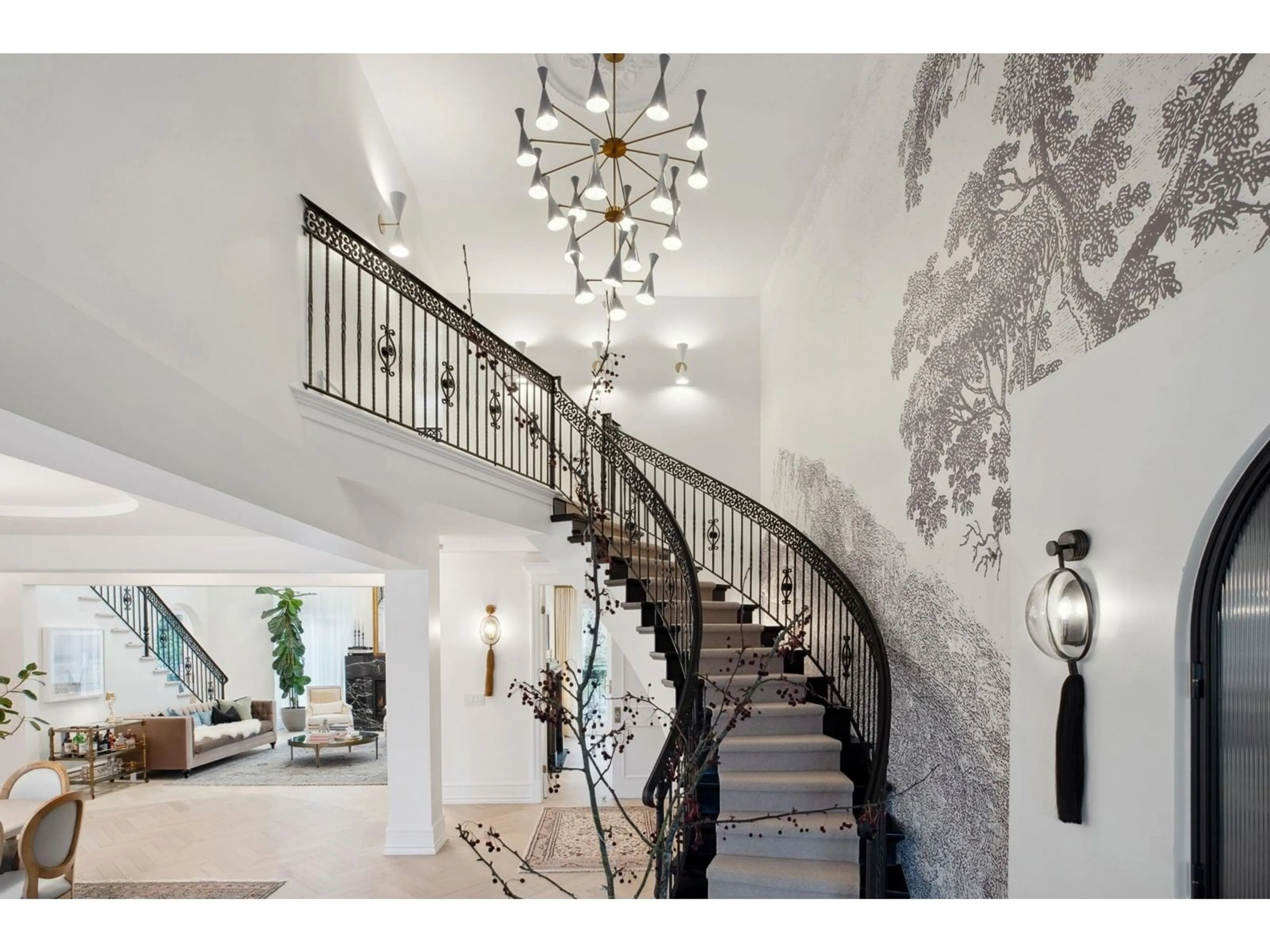 Indoor foyer for 16251 36A, Surrey British Columbia V3Z0X5