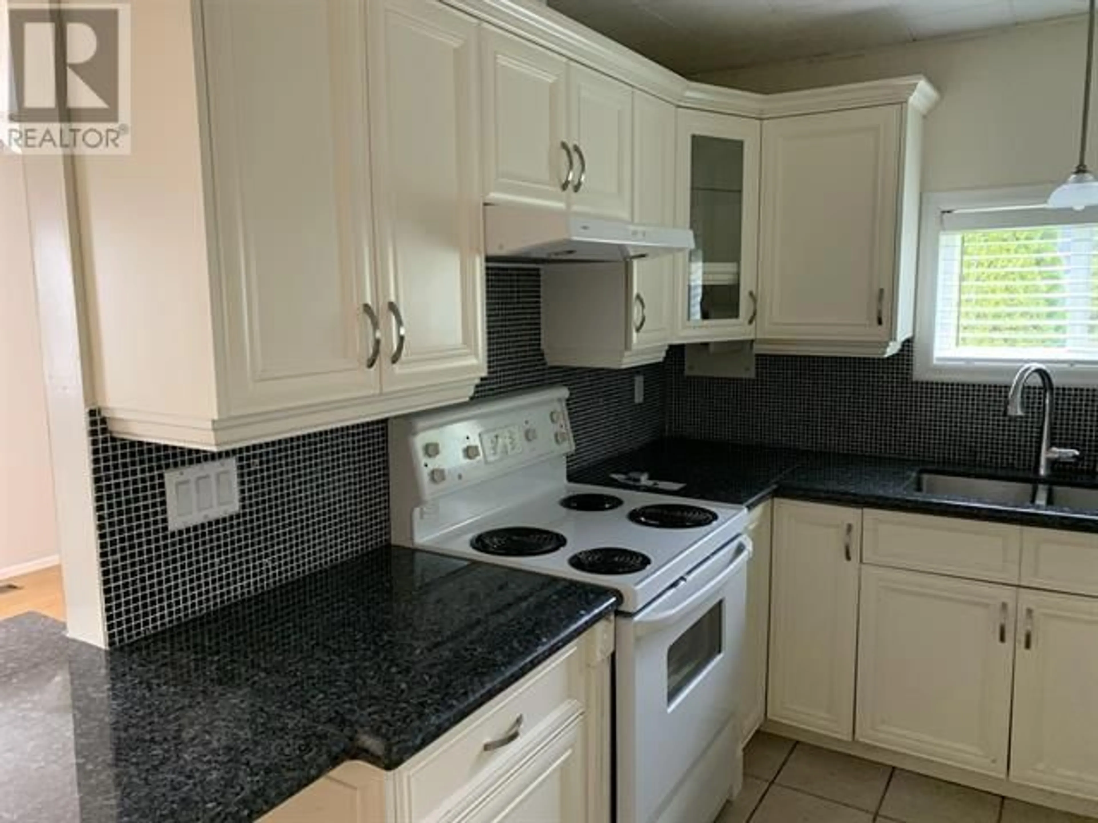 Standard kitchen, ceramic/tile floor for 20283 WANSTEAD STREET, Maple Ridge British Columbia V2X1J2