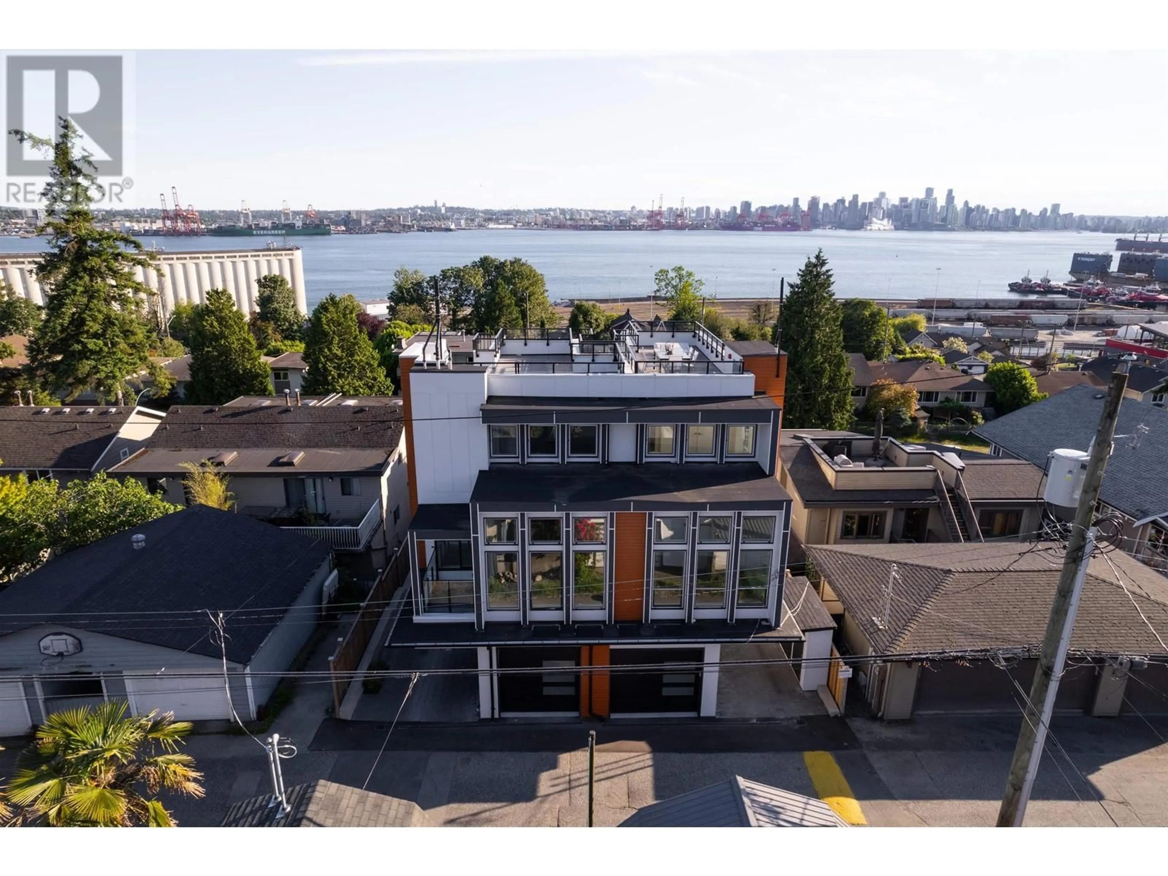 A pic from outside/outdoor area/front of a property/back of a property/a pic from drone, city buildings view from balcony for 1 434 E 1ST STREET, North Vancouver British Columbia V7L1B7