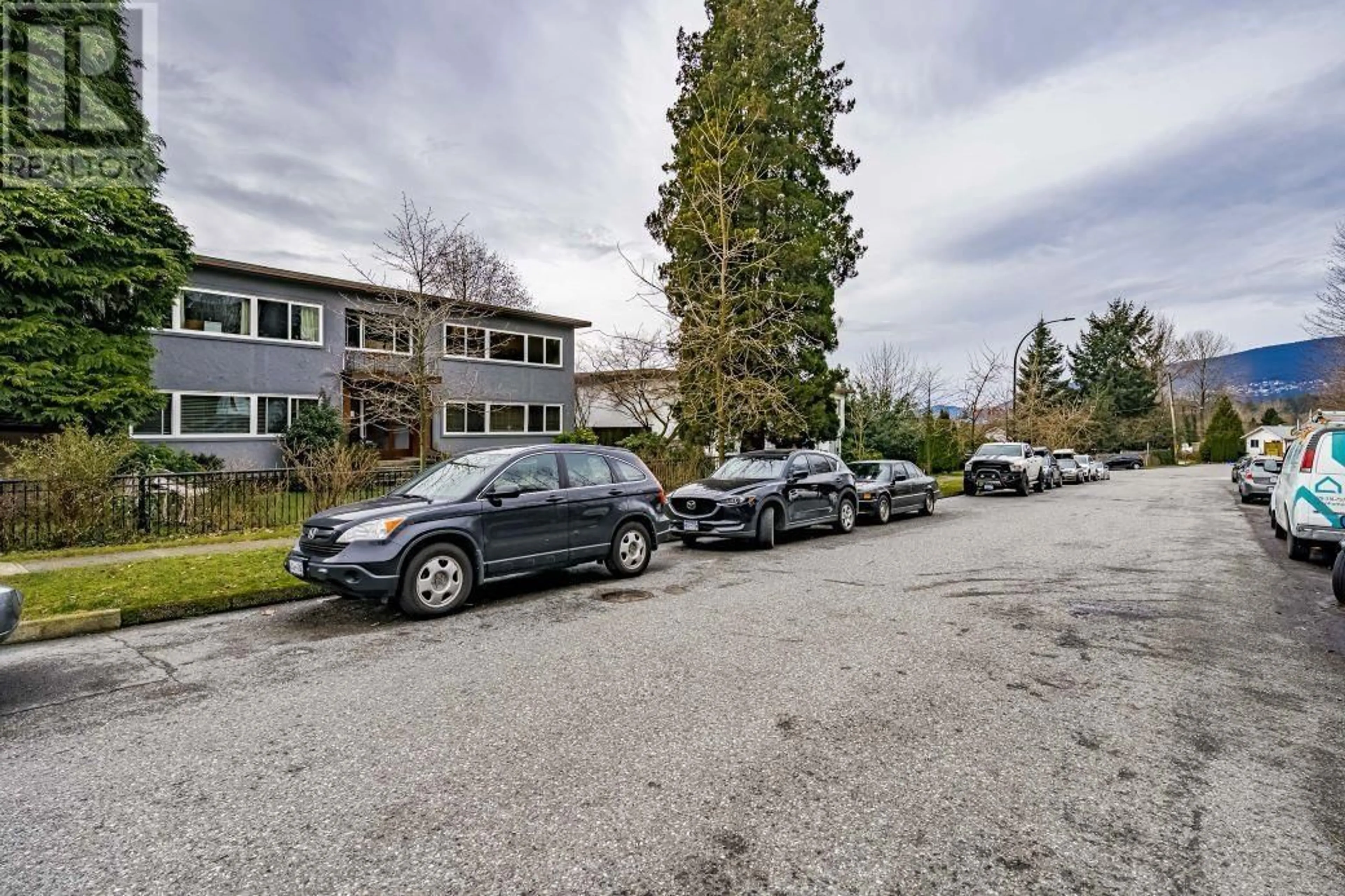 A pic from outside/outdoor area/front of a property/back of a property/a pic from drone, street for 6 369 W 4TH STREET, North Vancouver British Columbia V7M1J2