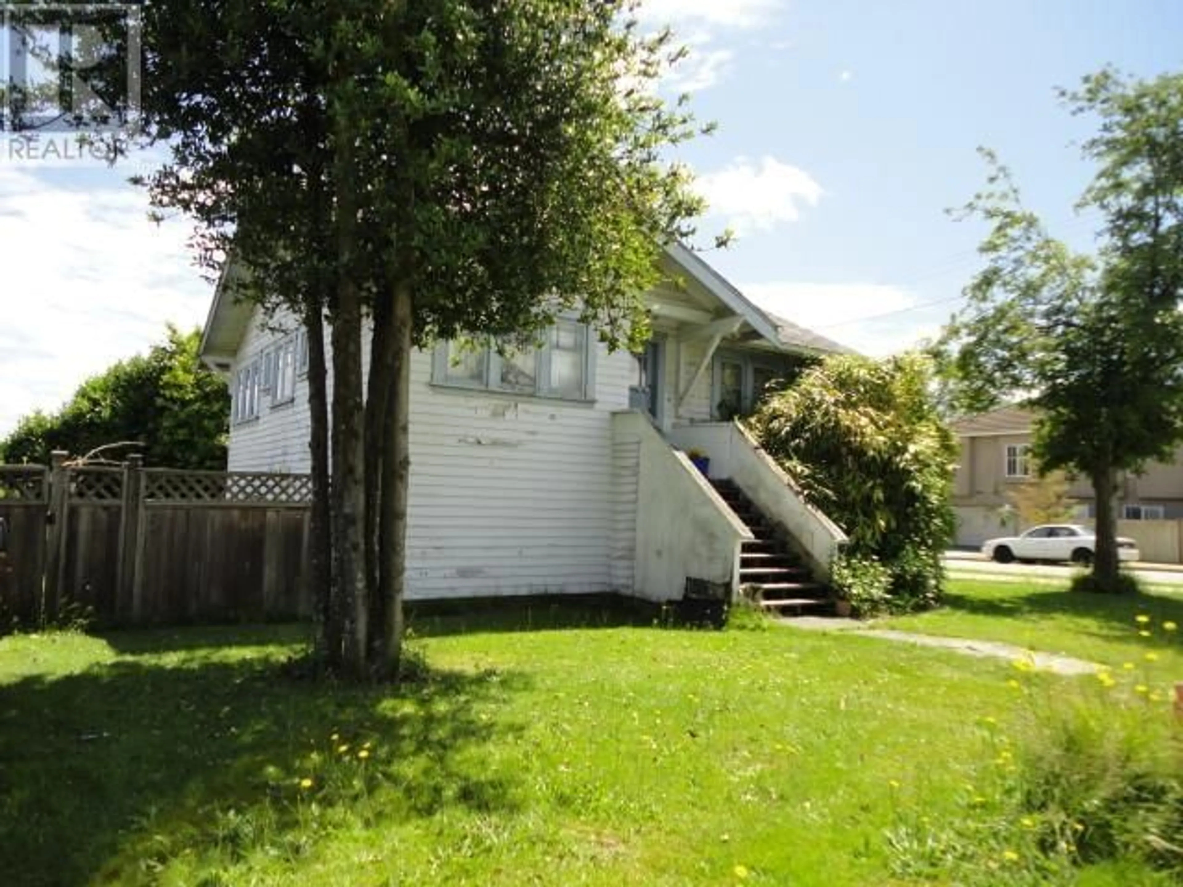 Unknown for 7506 19TH AVENUE, Burnaby British Columbia V3N1E6