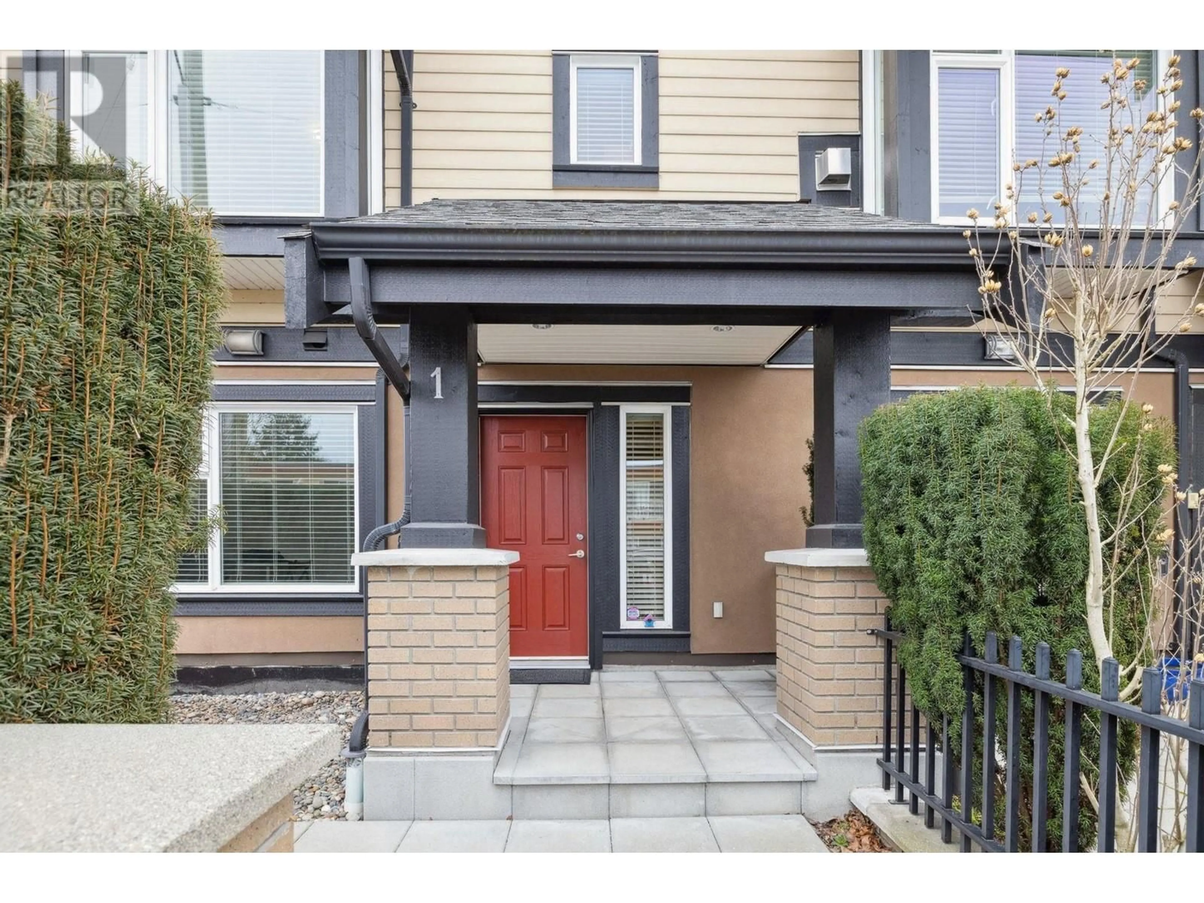 Indoor entryway for 1 4766 55B STREET, Delta British Columbia V4K3B7