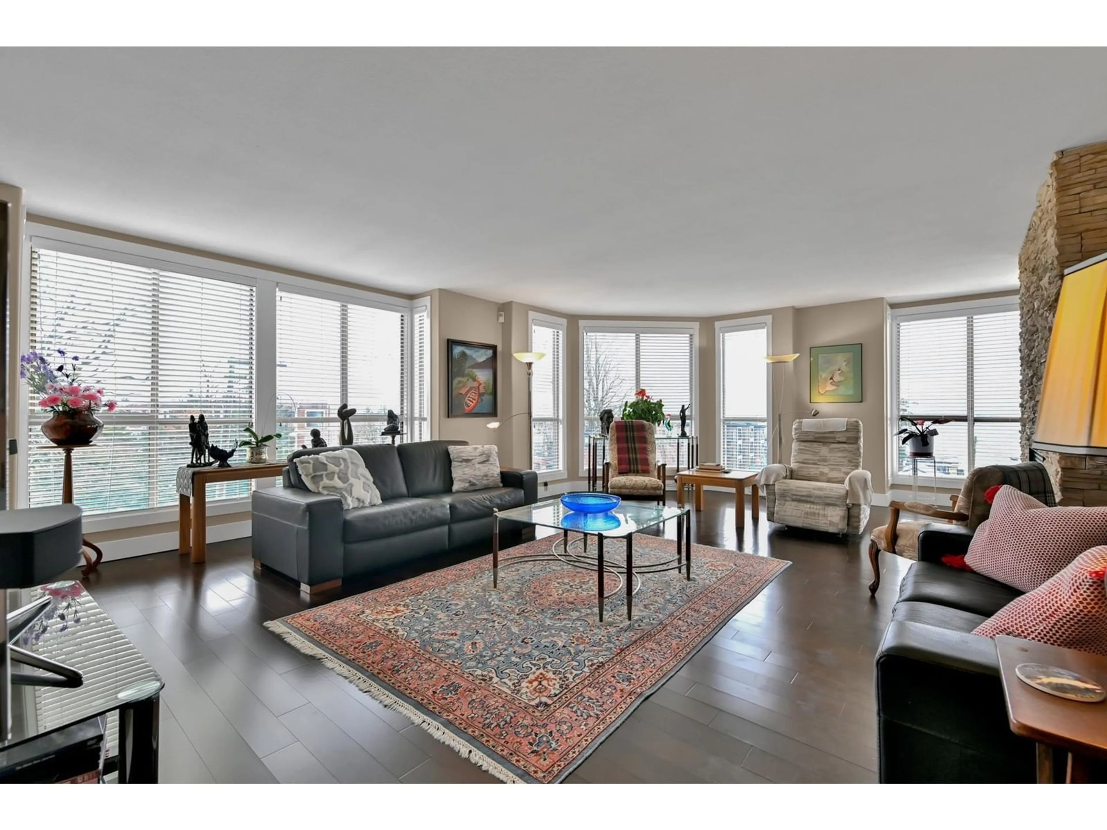 Living room with furniture, unknown for 303 1221 JOHNSTON ROAD, White Rock British Columbia V4B3Y8