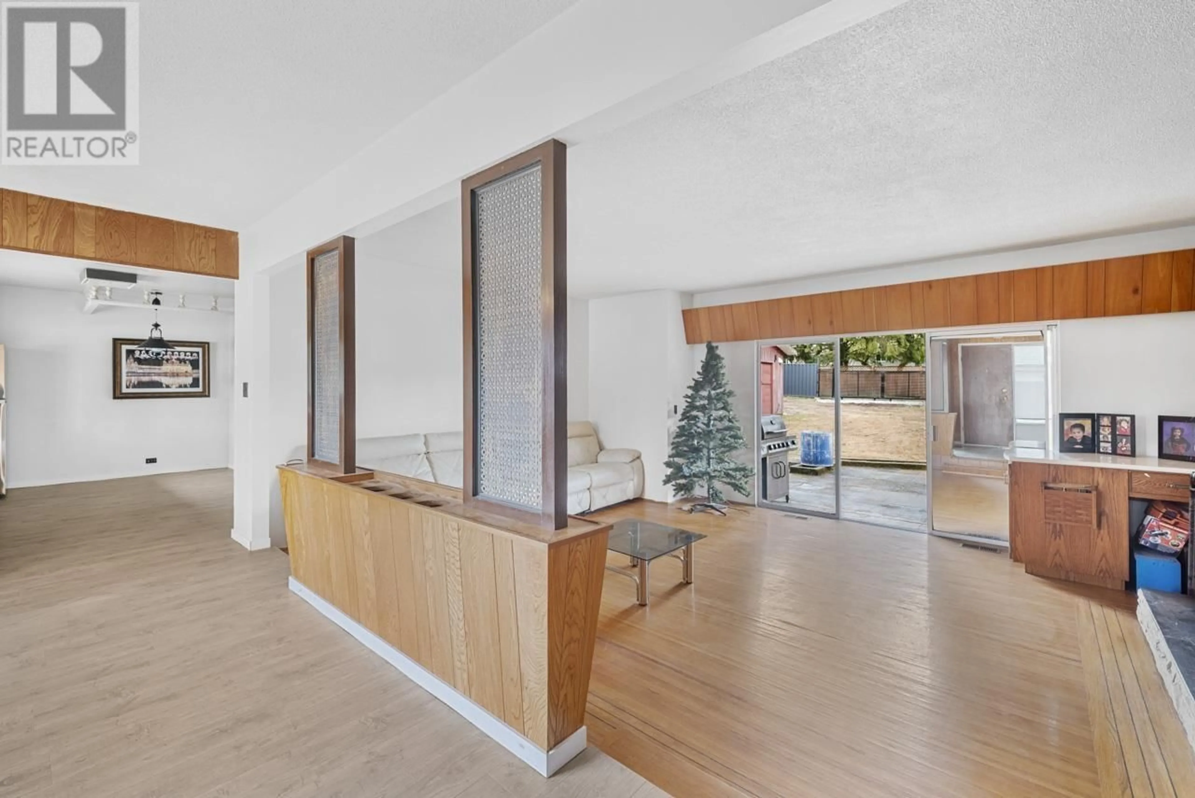 Indoor foyer for 761 COTTONWOOD AVENUE, Coquitlam British Columbia V3J2S8