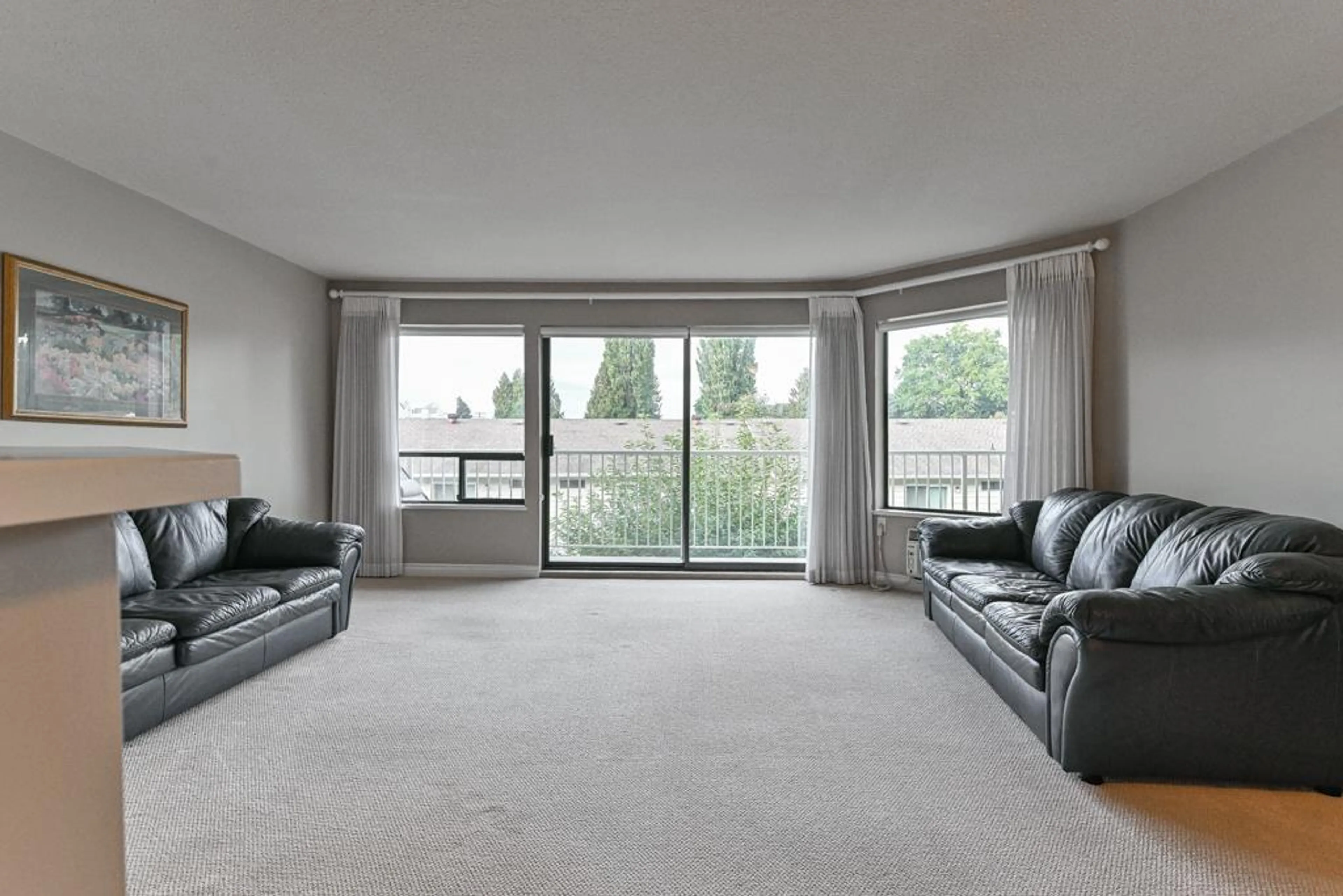 Living room with furniture, unknown for 207 - 33233 BOURQUIN EAST, Abbotsford British Columbia V2S1Y2
