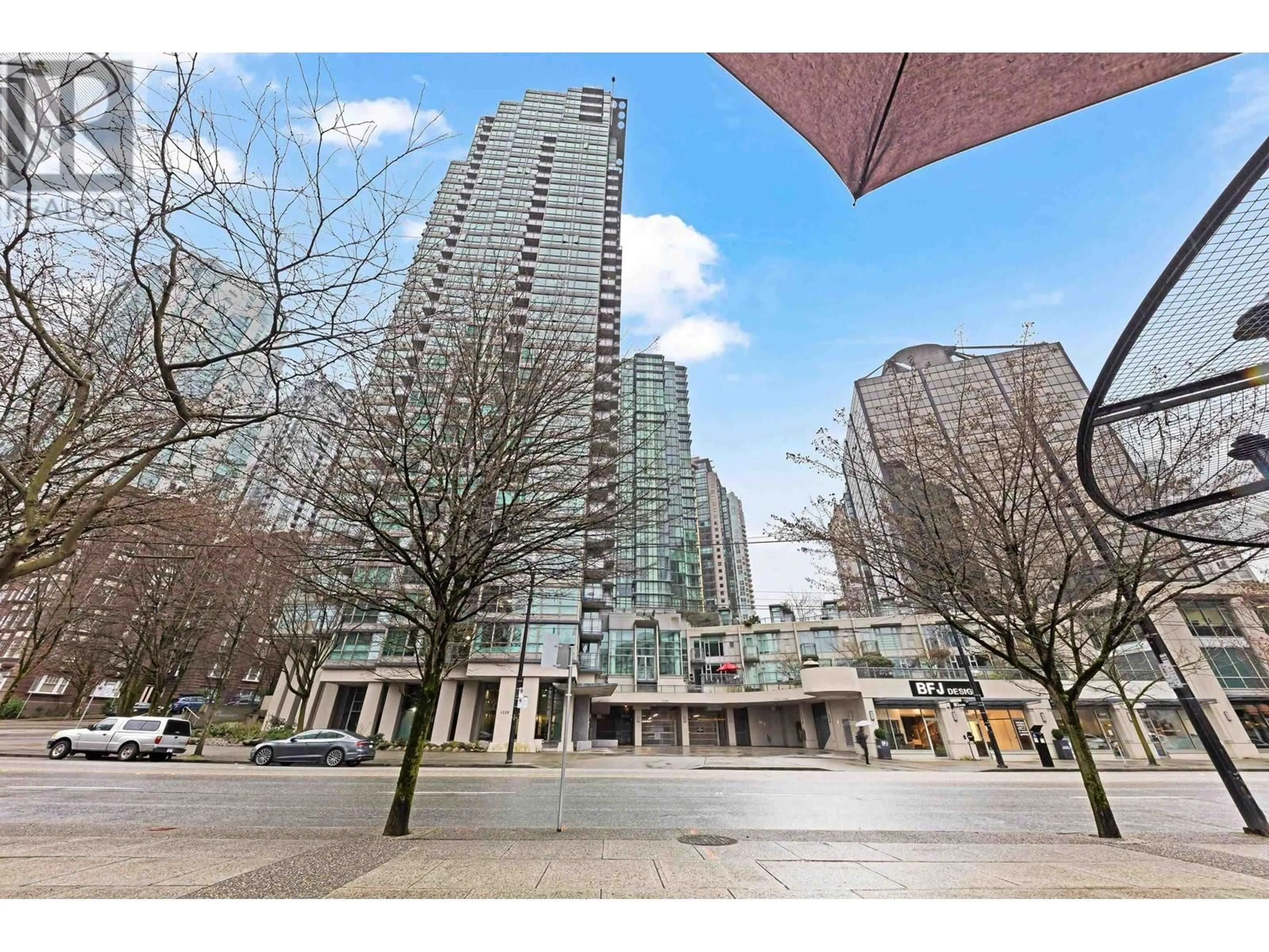 Patio, street for 804 1328 W PENDER STREET, Vancouver British Columbia V6E4T1