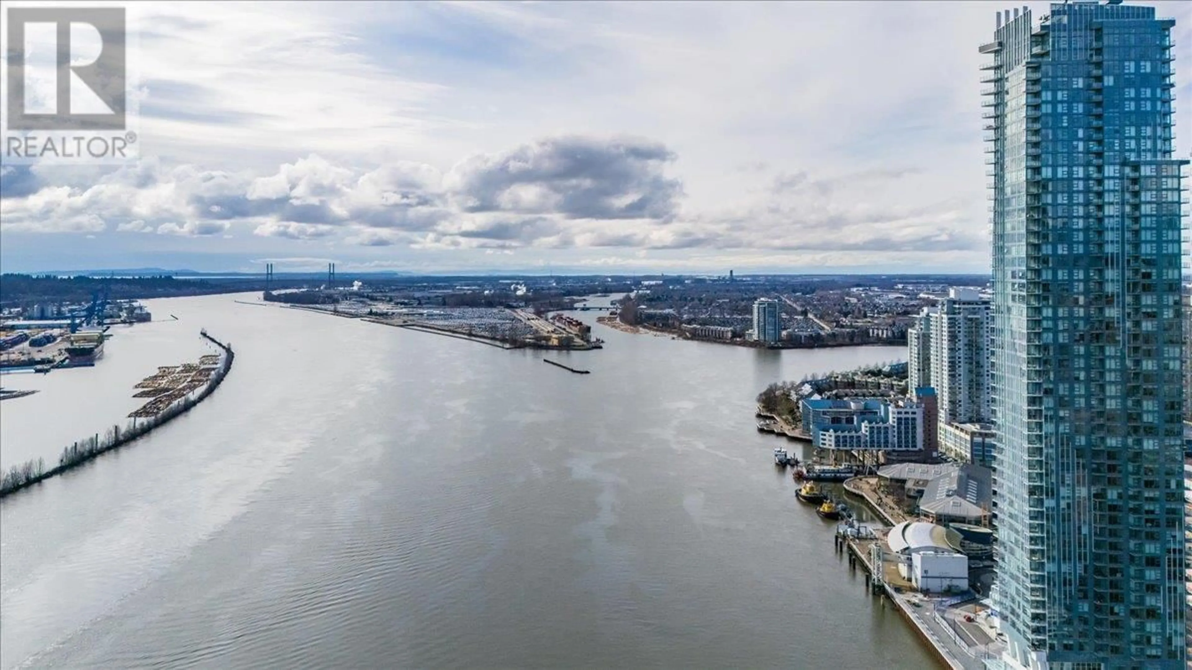 A pic from outside/outdoor area/front of a property/back of a property/a pic from drone, water/lake/river/ocean view for 3308 680 QUAYSIDE DRIVE, New Westminster British Columbia V3M0P2