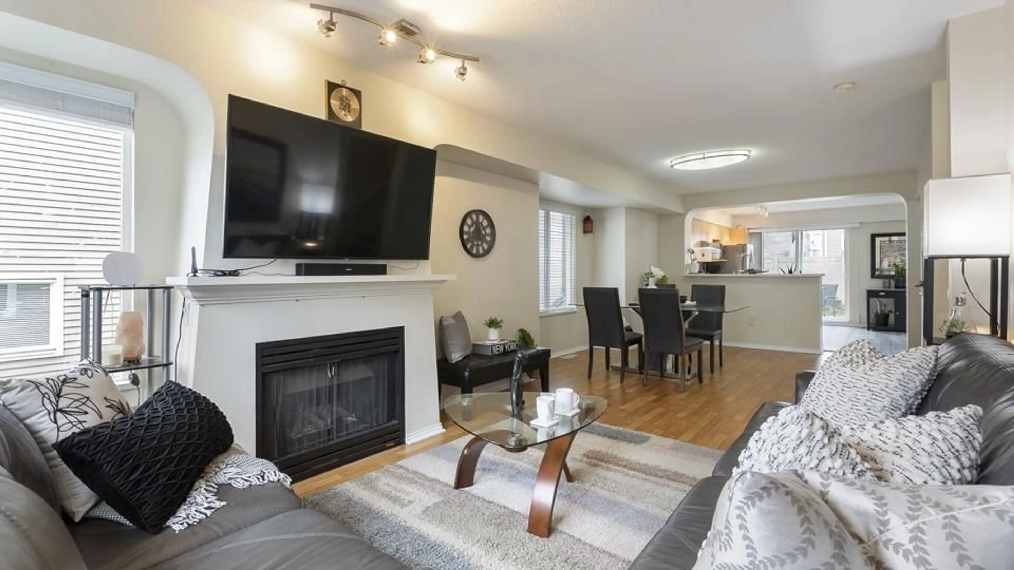 Living room with furniture, wood/laminate floor for 74 - 8775 161, Surrey British Columbia V4N5G3