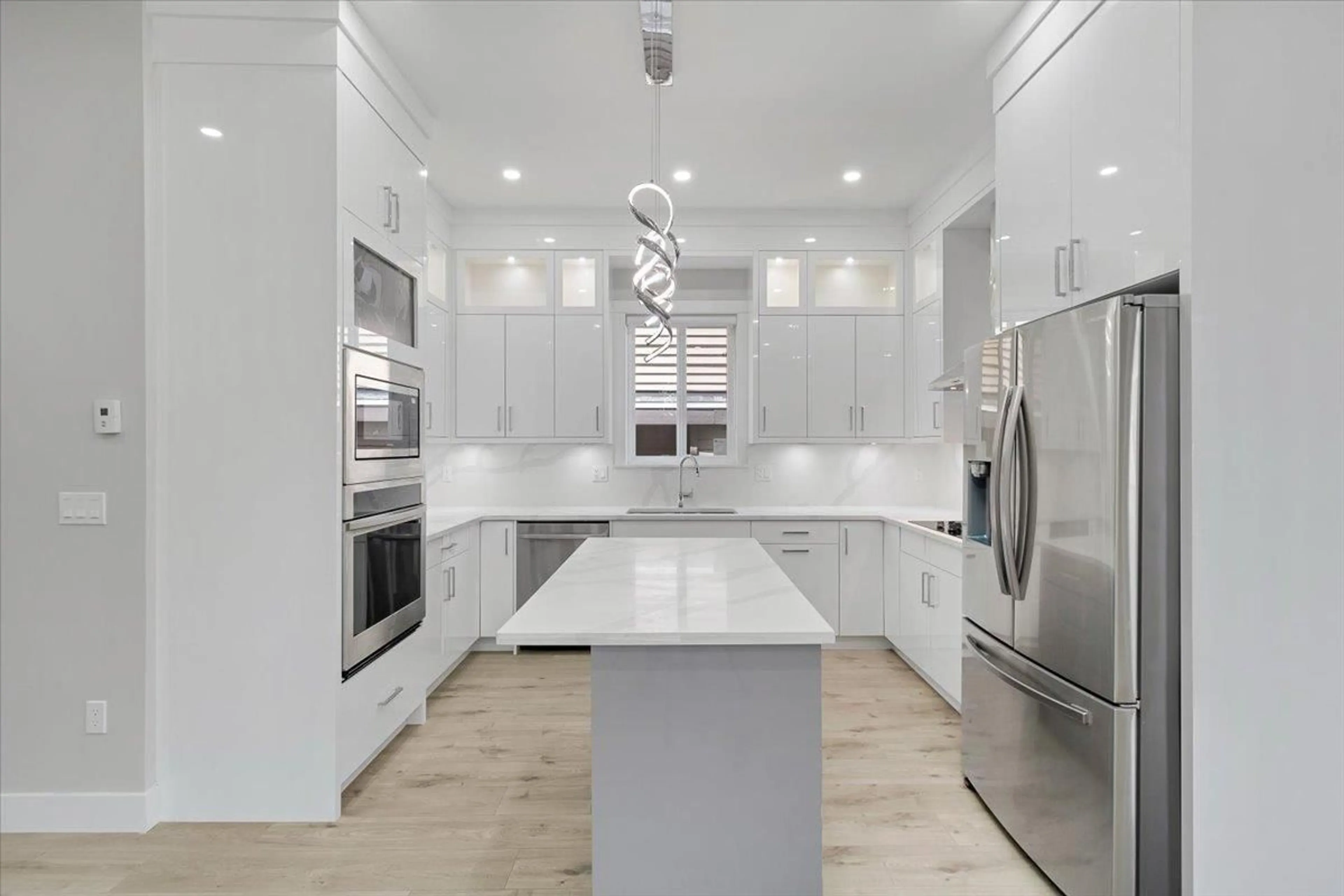 Contemporary kitchen, unknown for 14703 62A, Surrey British Columbia V3S3T1