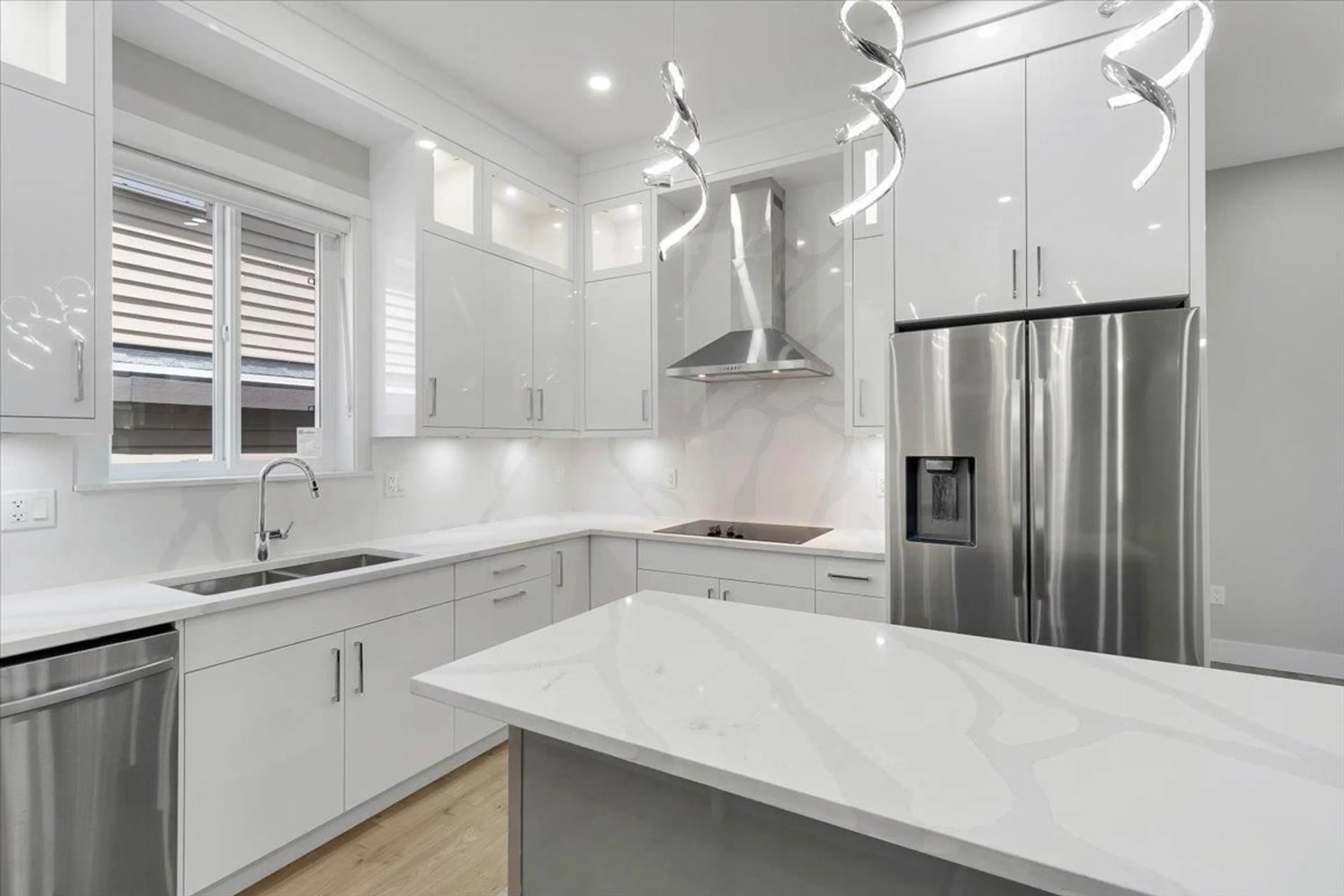 Contemporary kitchen, ceramic/tile floor for 14703 62A, Surrey British Columbia V3S3T1