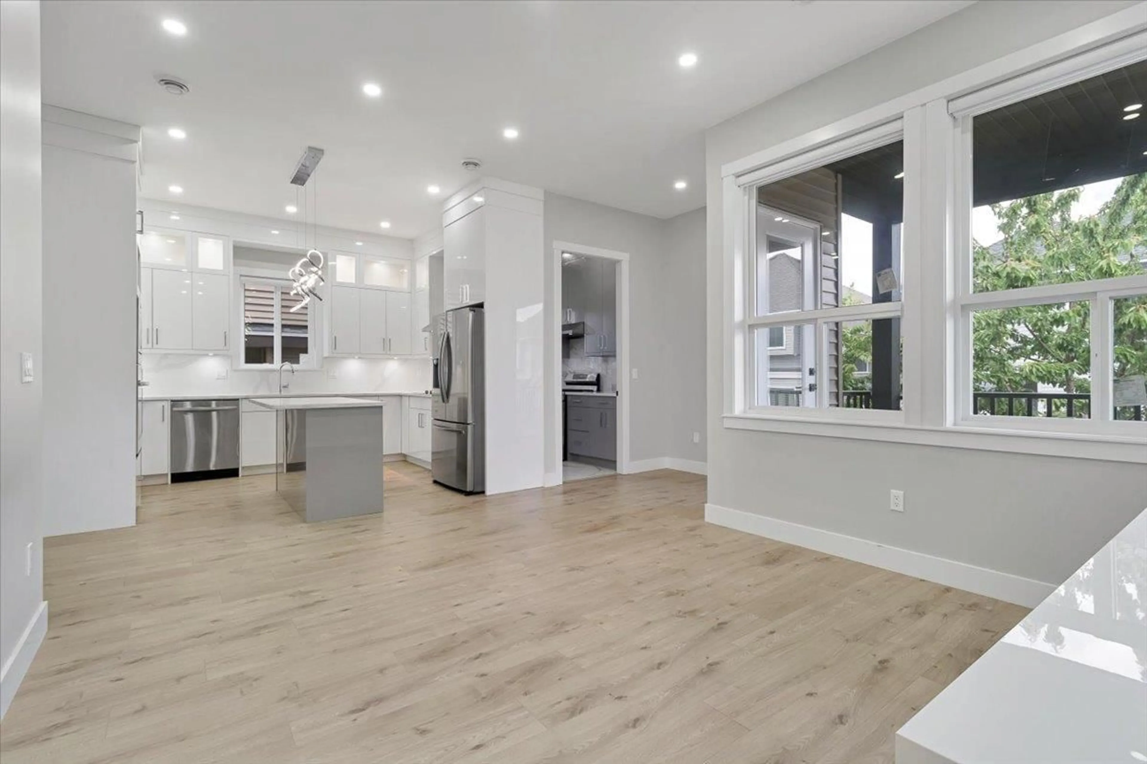 Open concept kitchen, unknown for 14703 62A, Surrey British Columbia V3S3T1
