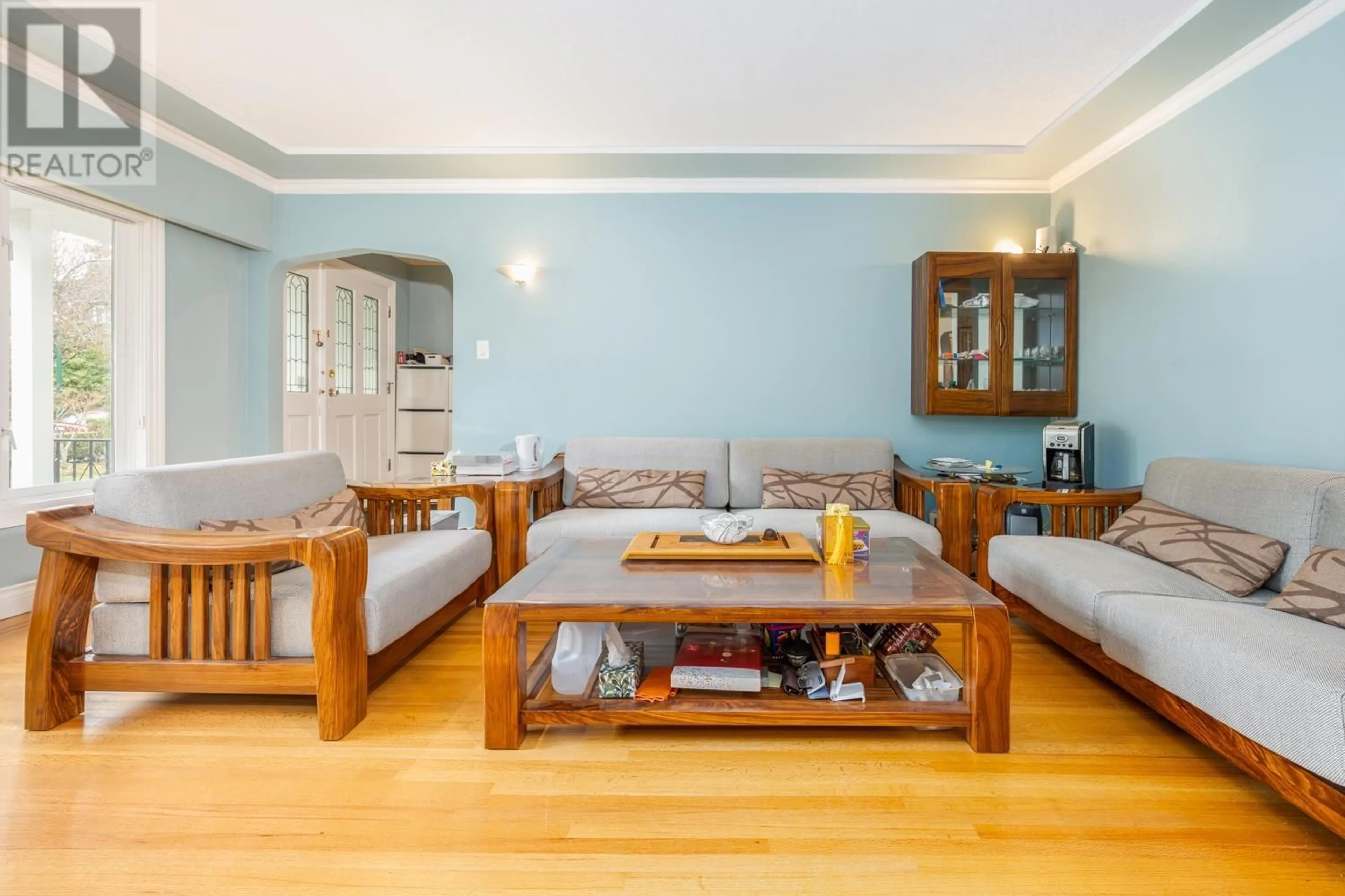 Living room with furniture, wood/laminate floor for 4090 W 35TH AVENUE, Vancouver British Columbia V6N2P3