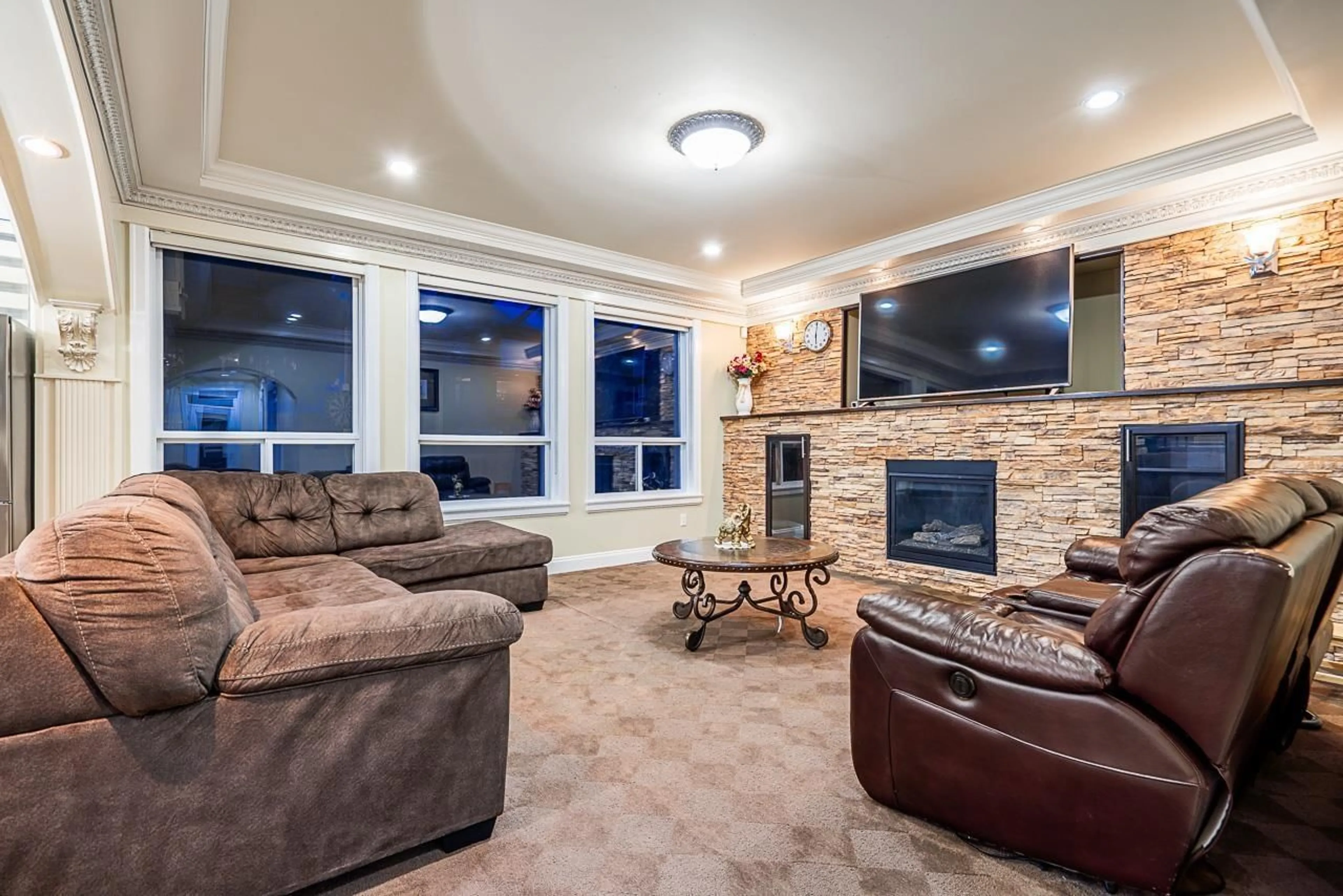Living room with furniture, unknown for 7333 148, Surrey British Columbia V3S4S5