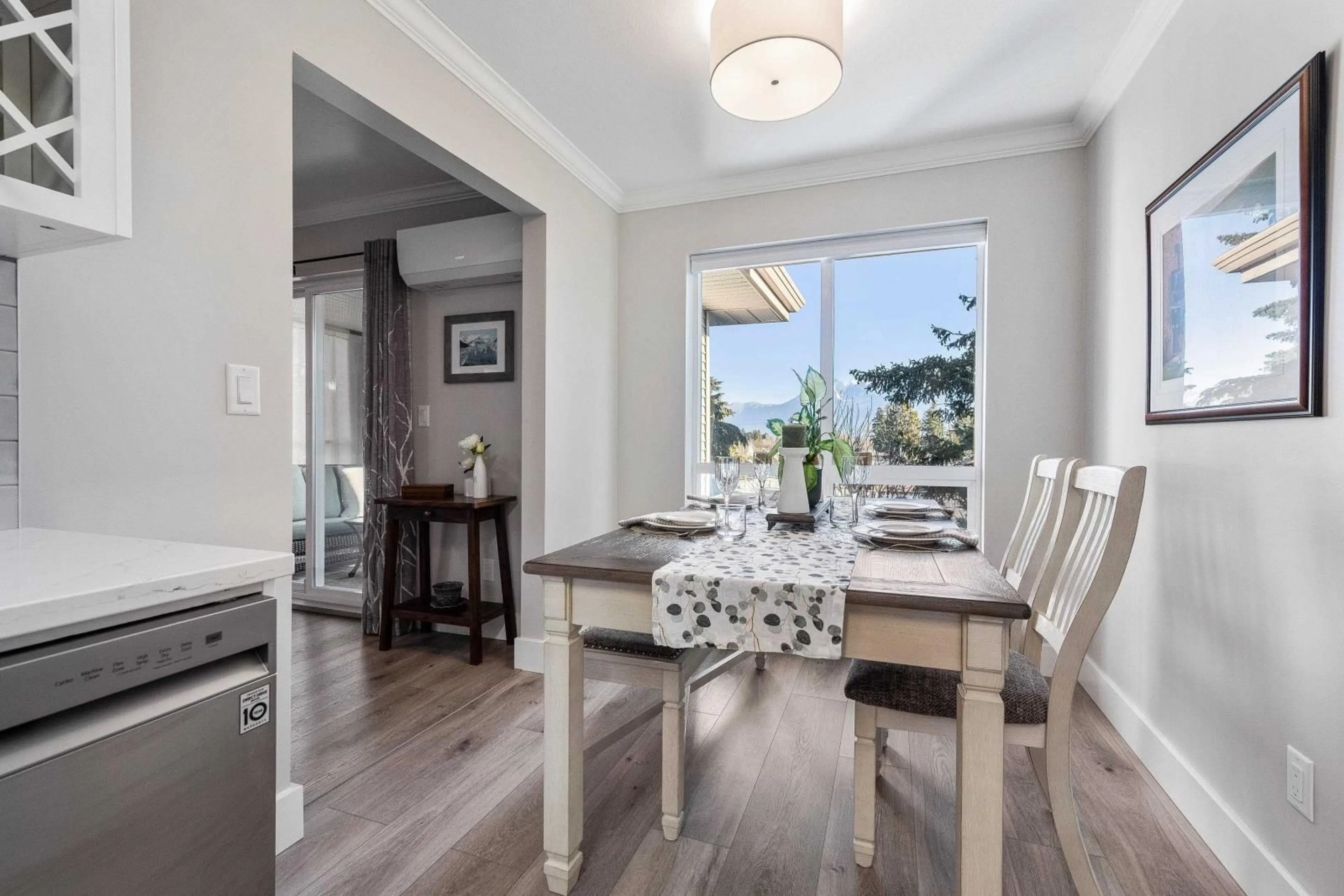 Dining room, wood/laminate floor for 403 9165 BROADWAY STREET|Chilliwack Prop, Chilliwack British Columbia V2P7Z8