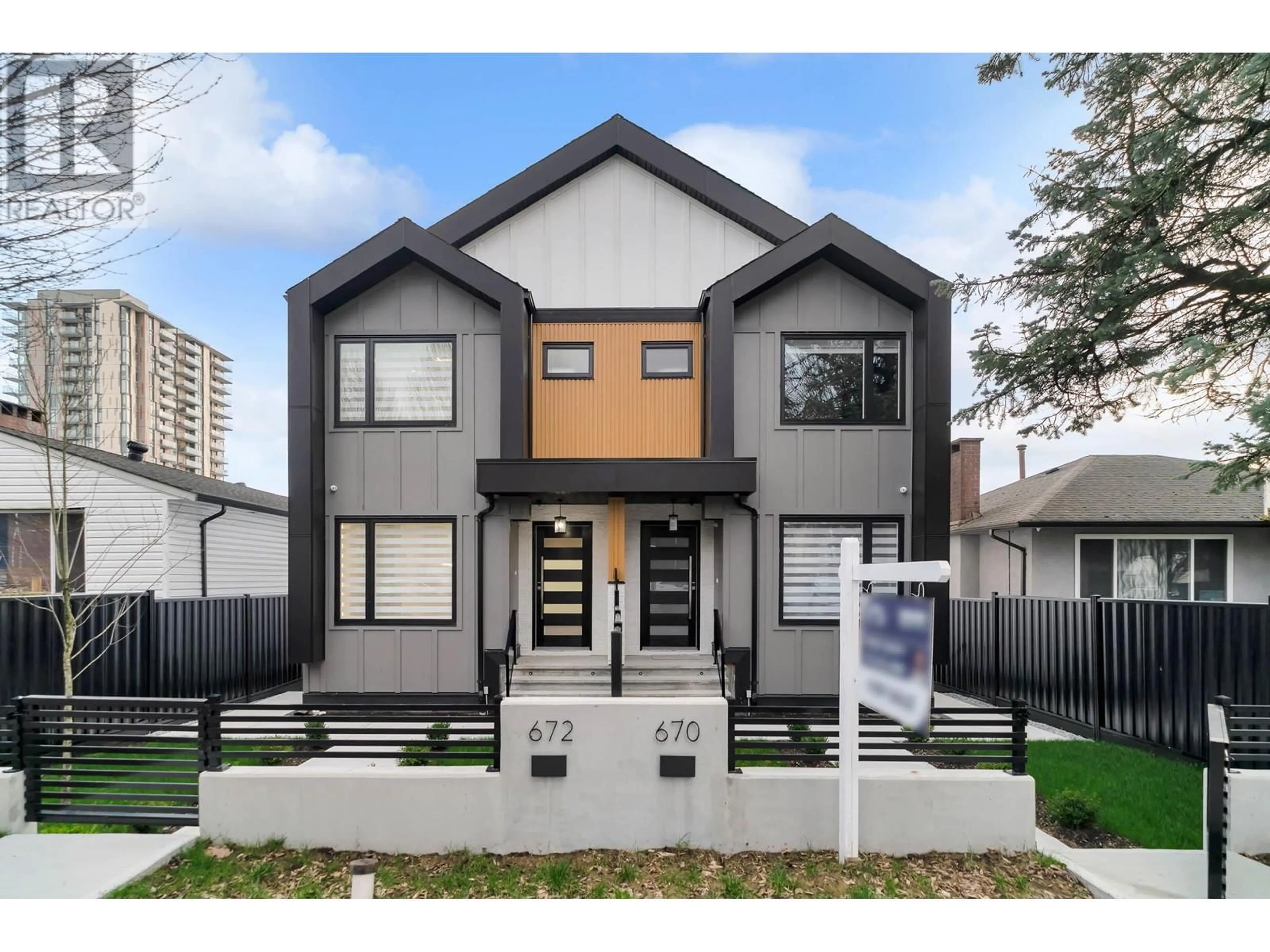 Home with brick exterior material, street for 672 64TH AVENUE, Vancouver British Columbia V5X2N2