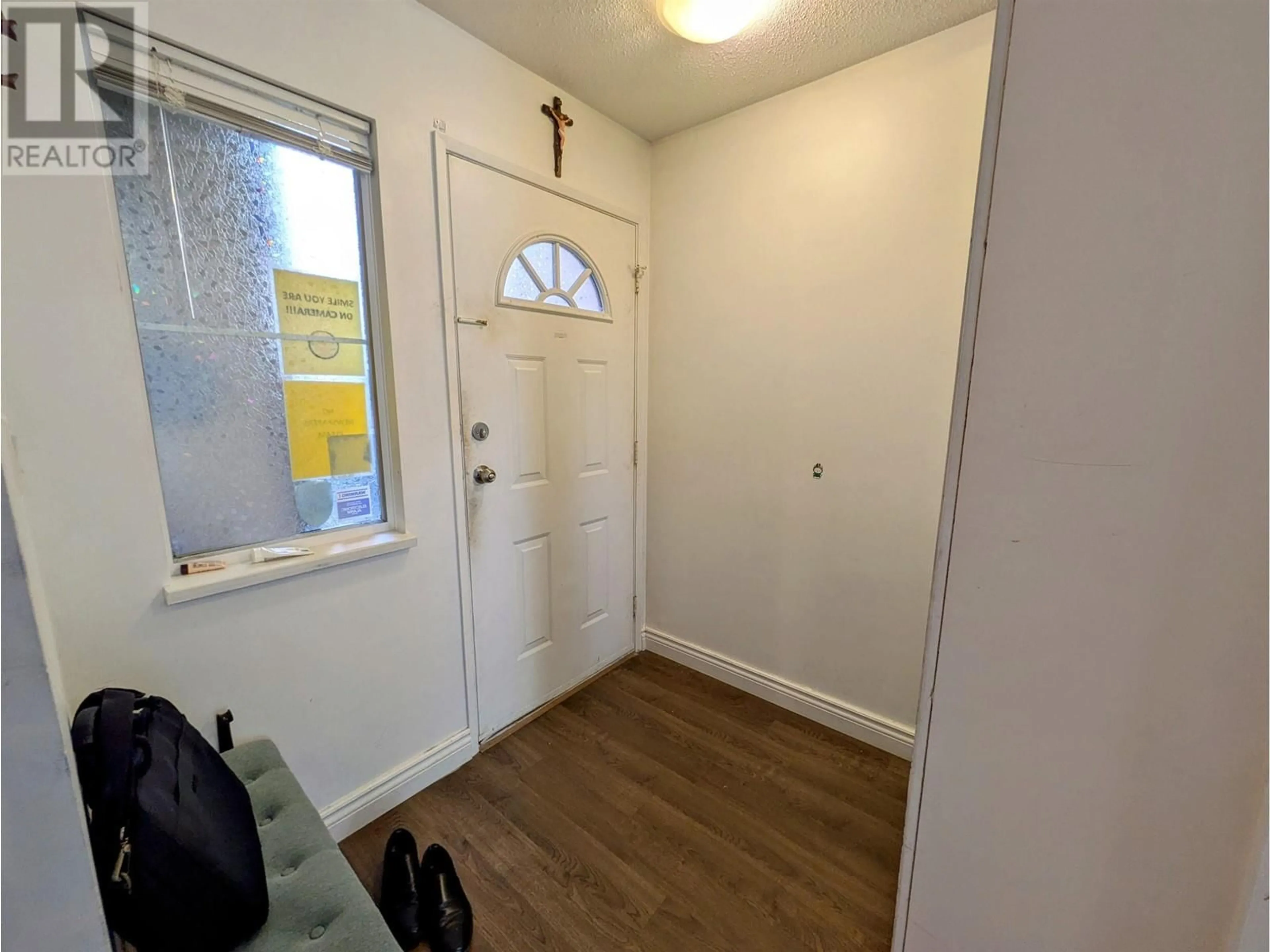 Indoor entryway for 12 - 1200 BRUNETTE AVENUE, Coquitlam British Columbia V3K1G3