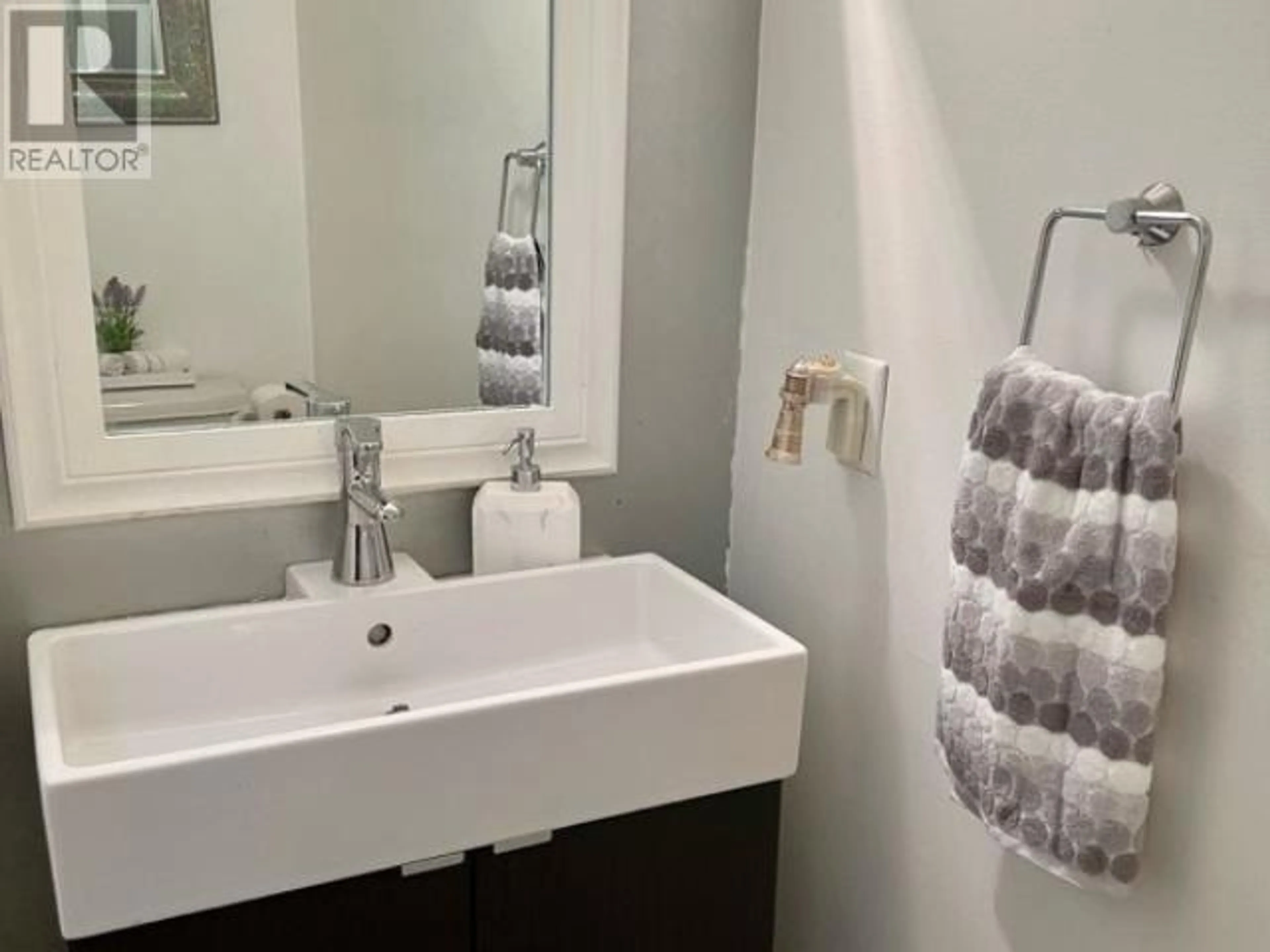 Standard bathroom, ceramic/tile floor for 12 1200 BRUNETTE AVENUE, Coquitlam British Columbia V3K1G3