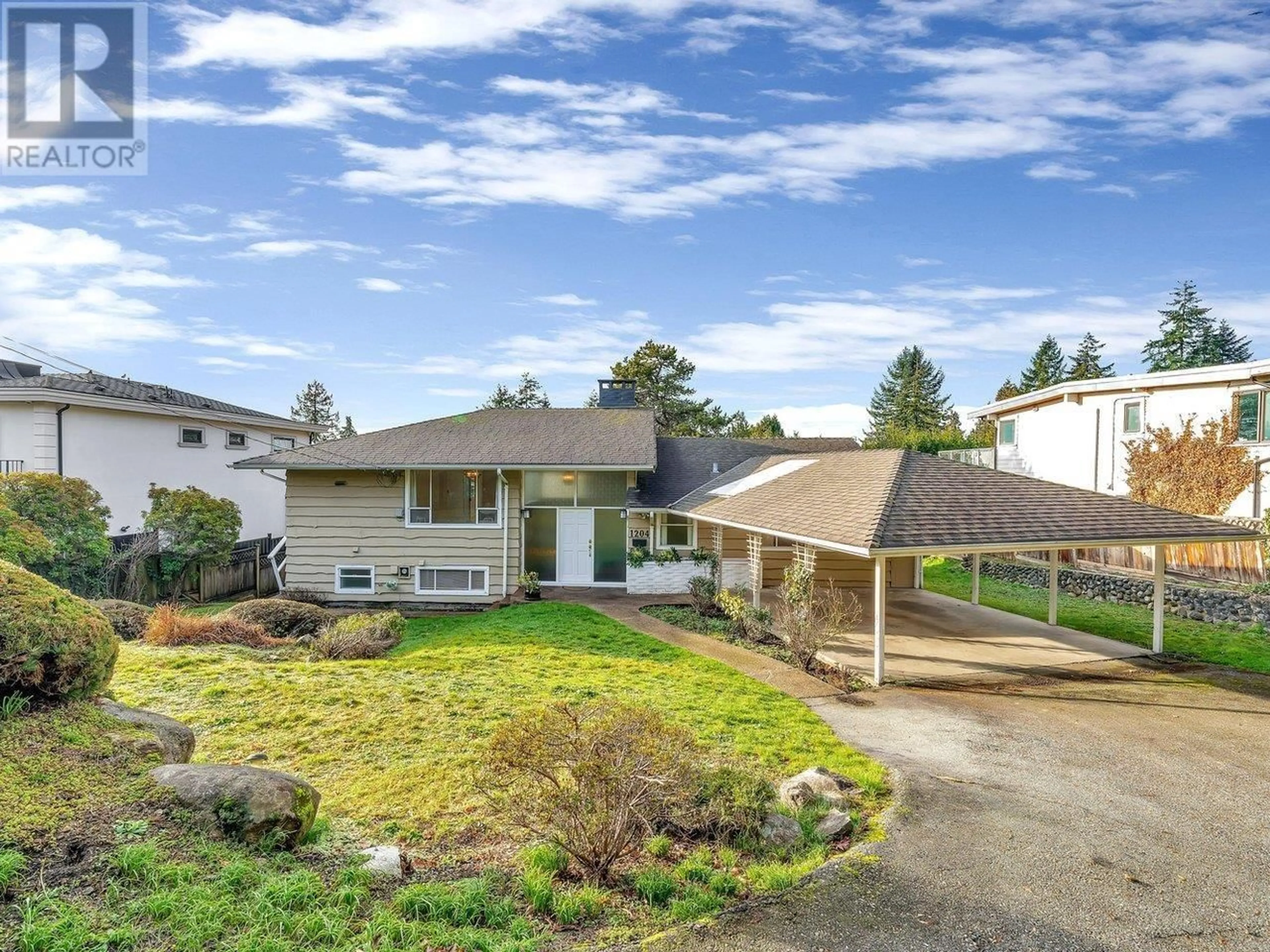 A pic from outside/outdoor area/front of a property/back of a property/a pic from drone, mountain view for 1204 OTTABURN ROAD, West Vancouver British Columbia V7S2J8