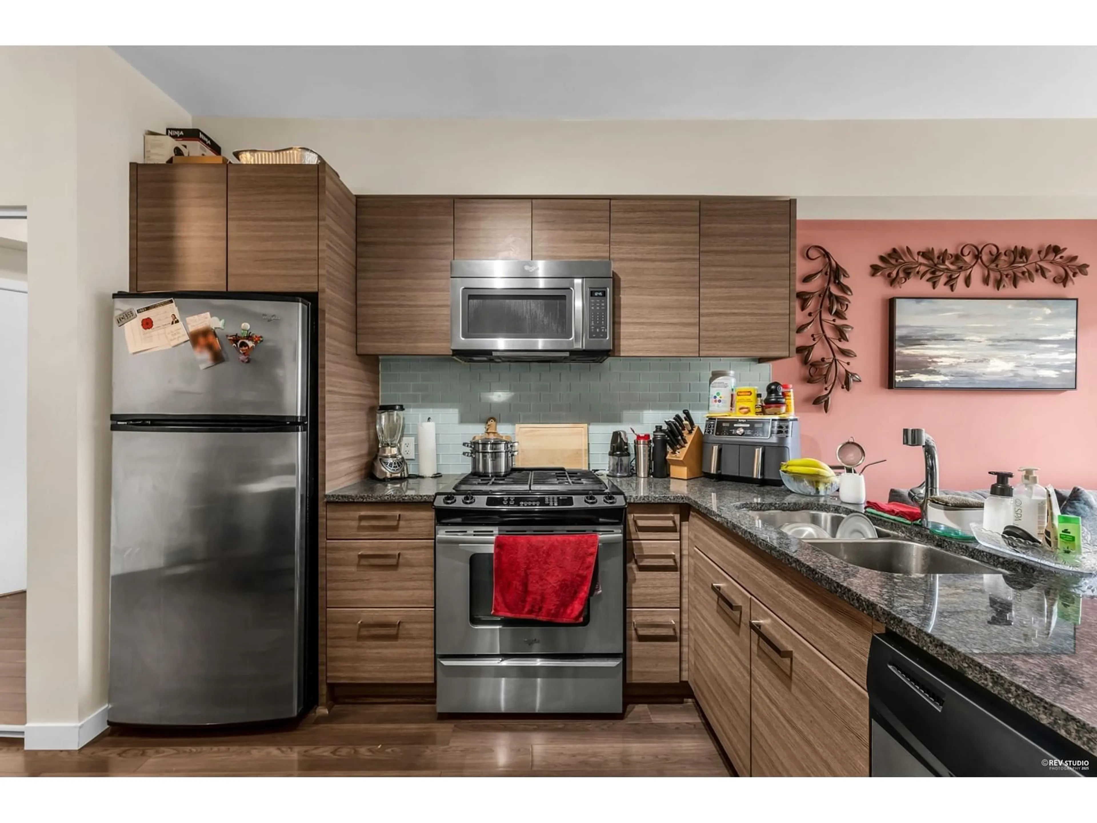 Standard kitchen, unknown for 205 - 13228 OLD YALE, Surrey British Columbia V3T0K3