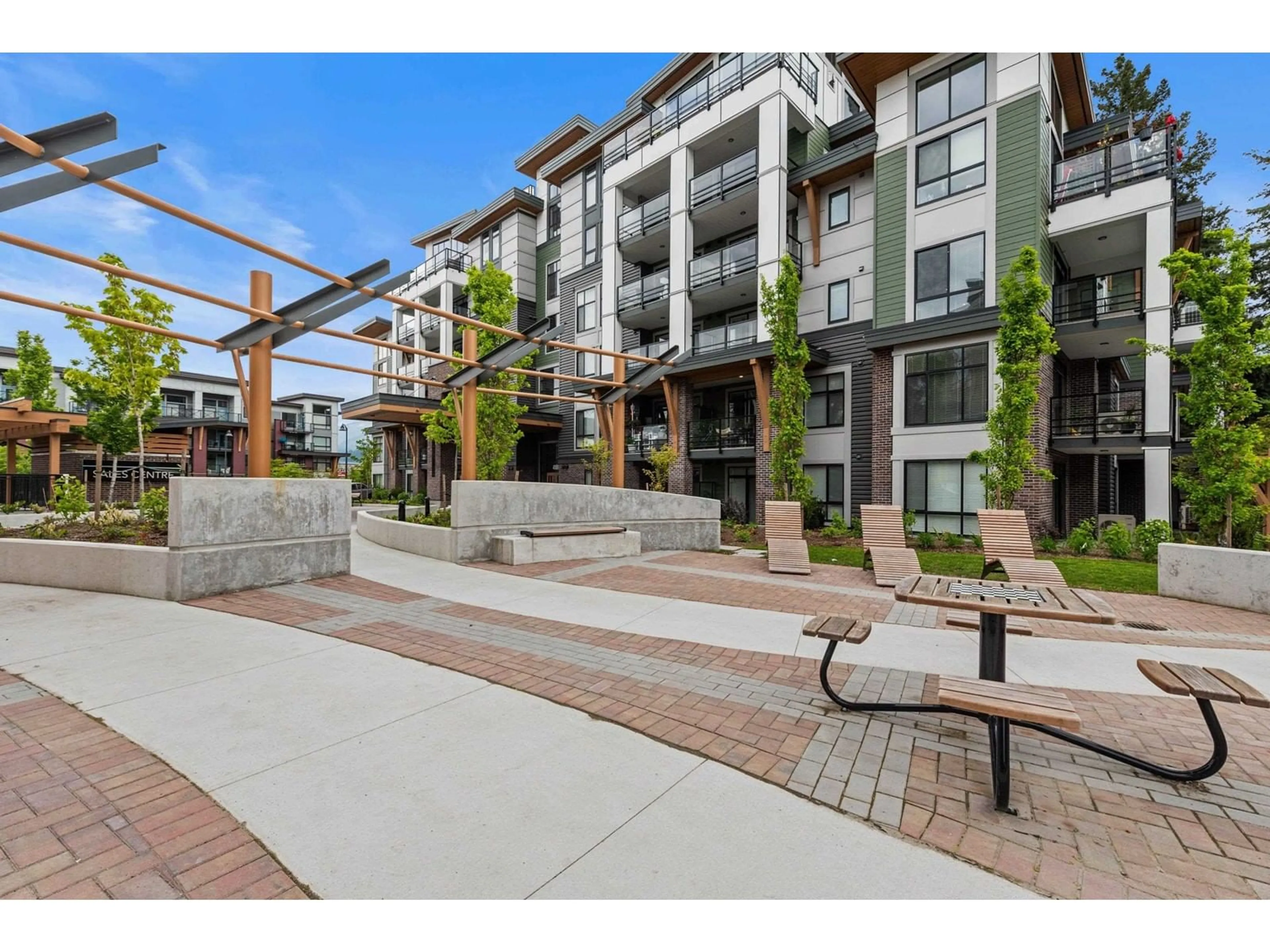Patio, street for 112 - 45510 MARKET WAY, Chilliwack British Columbia V2R6E1