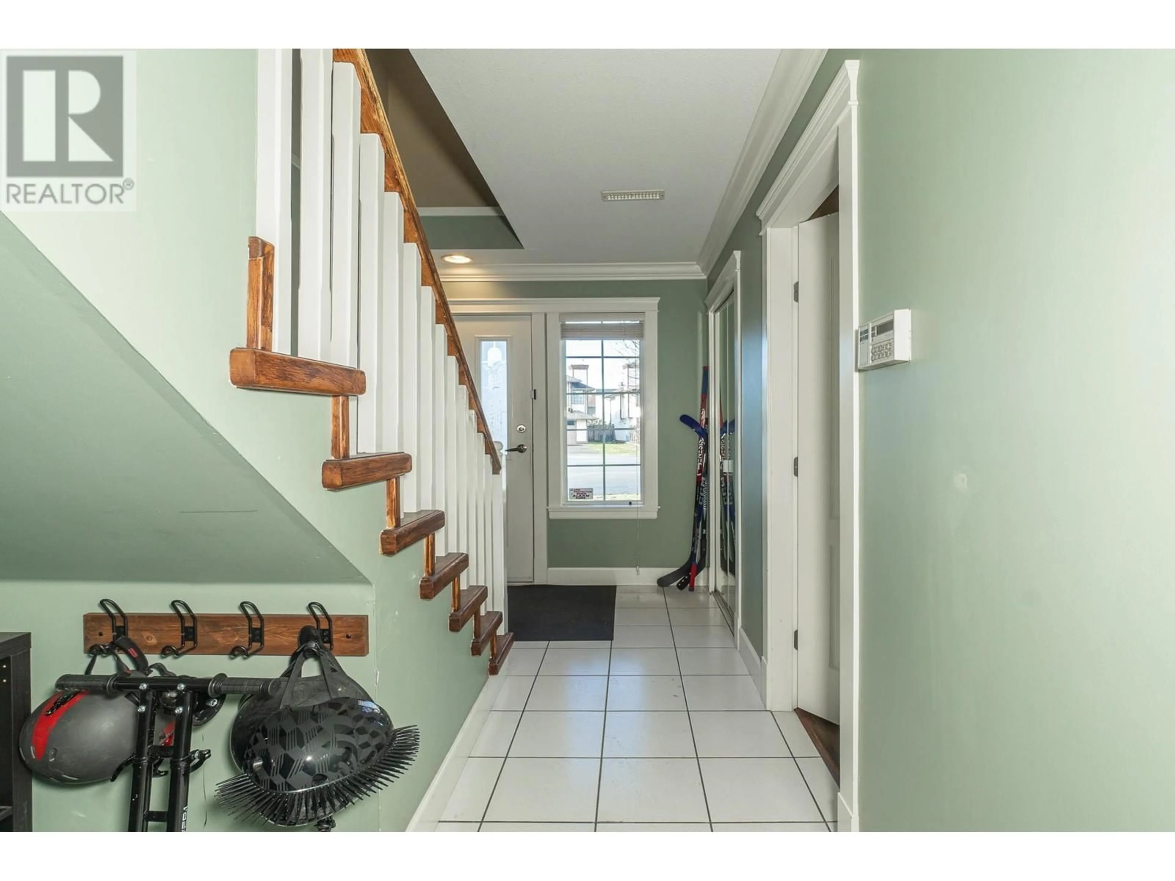 Indoor entryway for 12070 204B STREET, Maple Ridge British Columbia V2X1A9