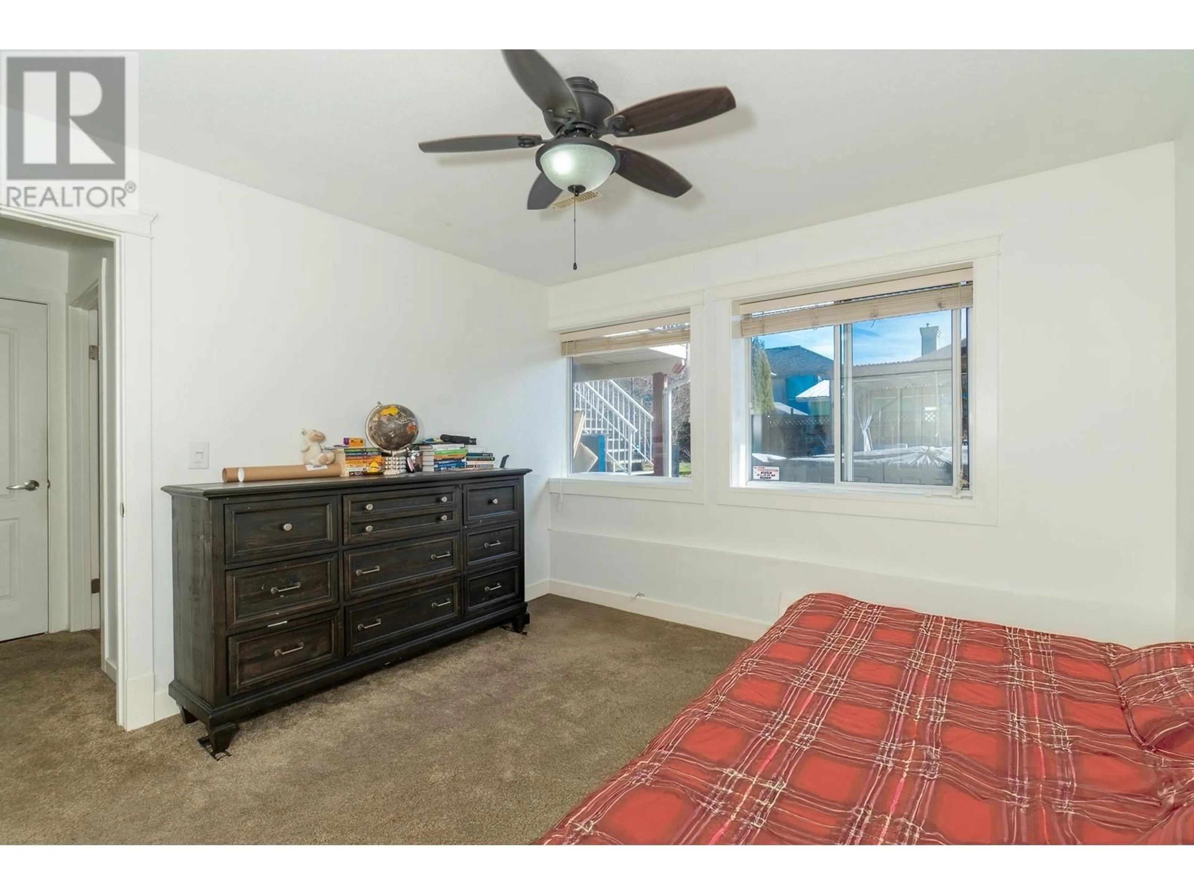 A pic of a room for 12070 204B STREET, Maple Ridge British Columbia V2X1A9