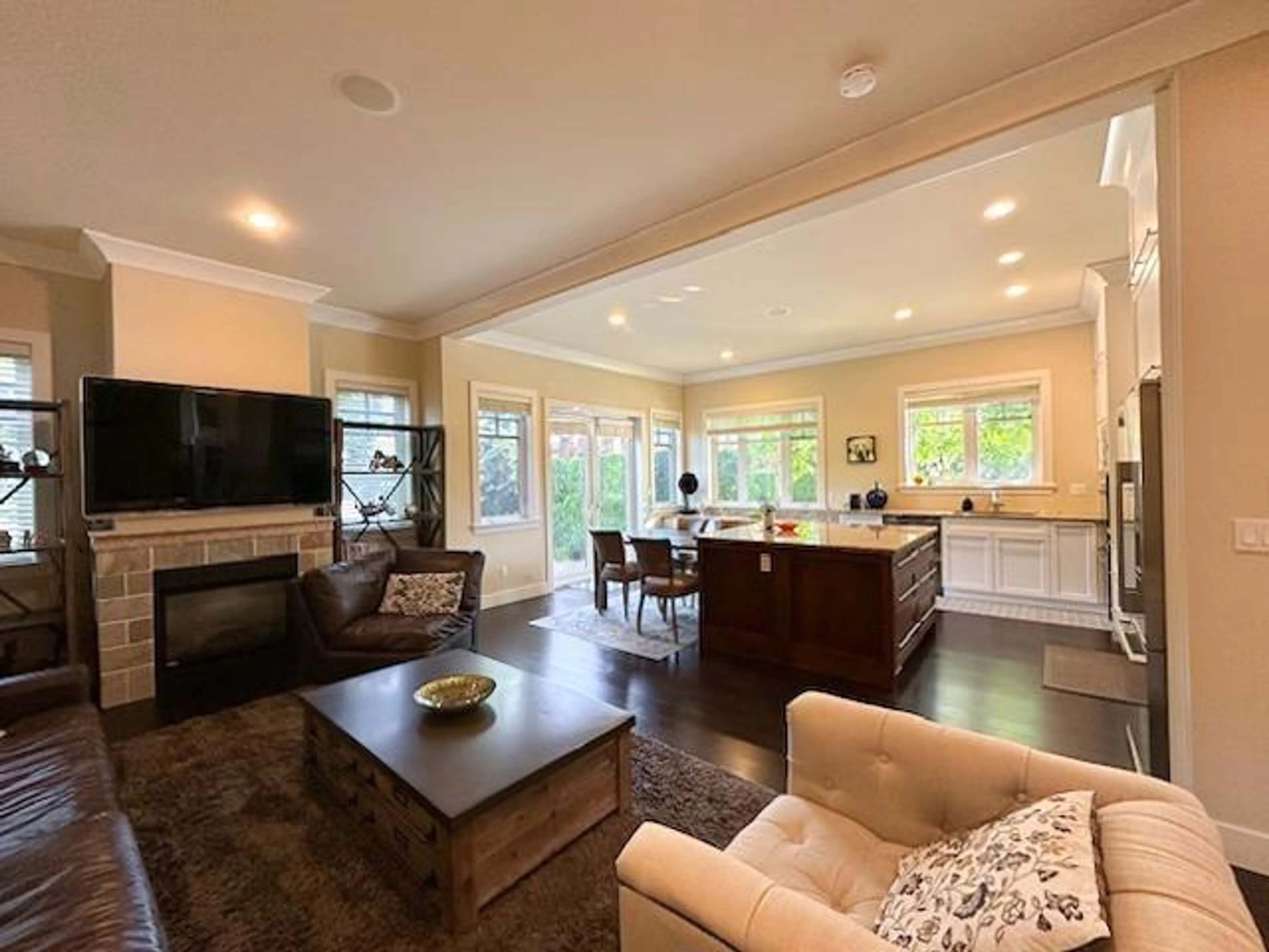 Open concept kitchen, unknown for 47 - 3109 161, Surrey British Columbia V3Z2K4