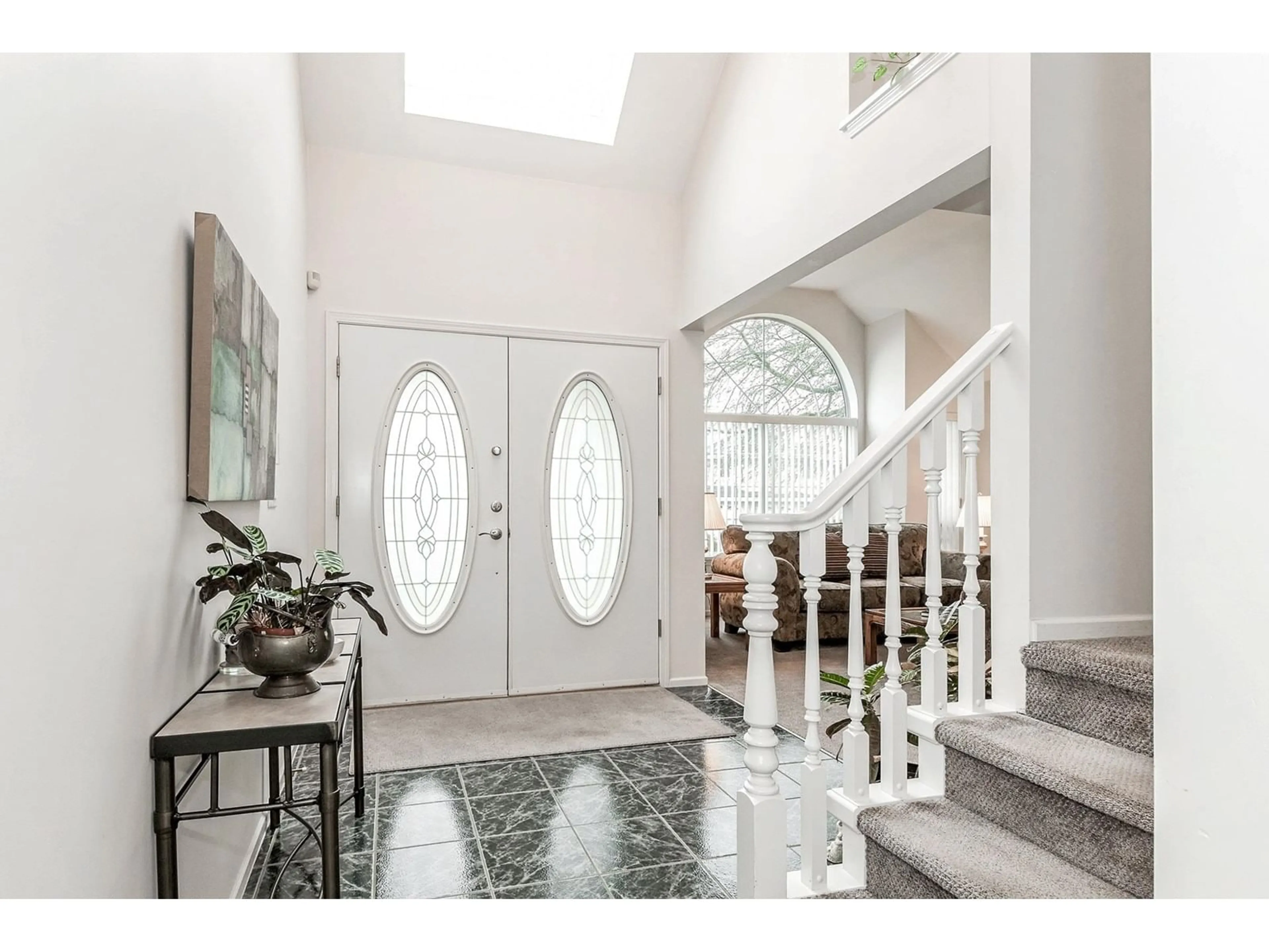 Indoor entryway for 19072 63B AVENUE, Surrey British Columbia V3S8G5