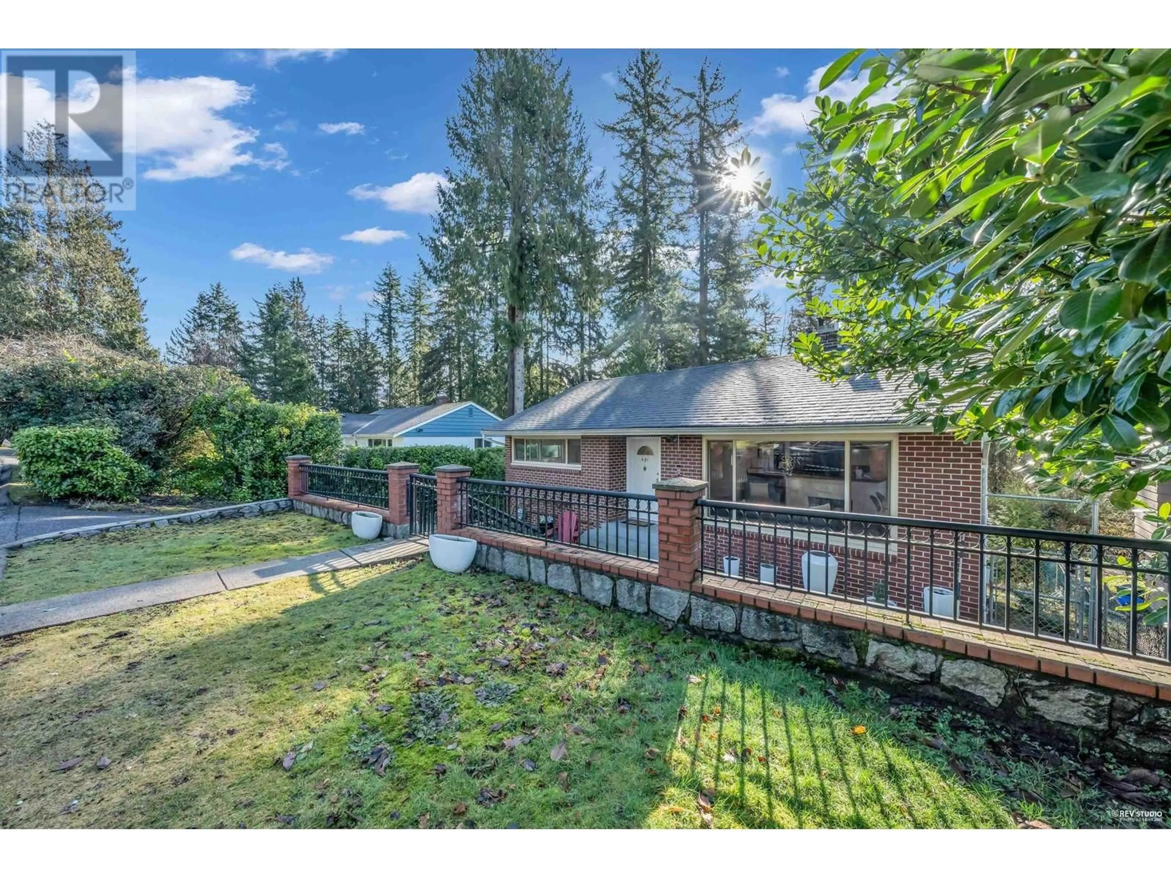 A pic from outside/outdoor area/front of a property/back of a property/a pic from drone, unknown for 441 TEMPE CRESCENT, North Vancouver British Columbia V7N1E7