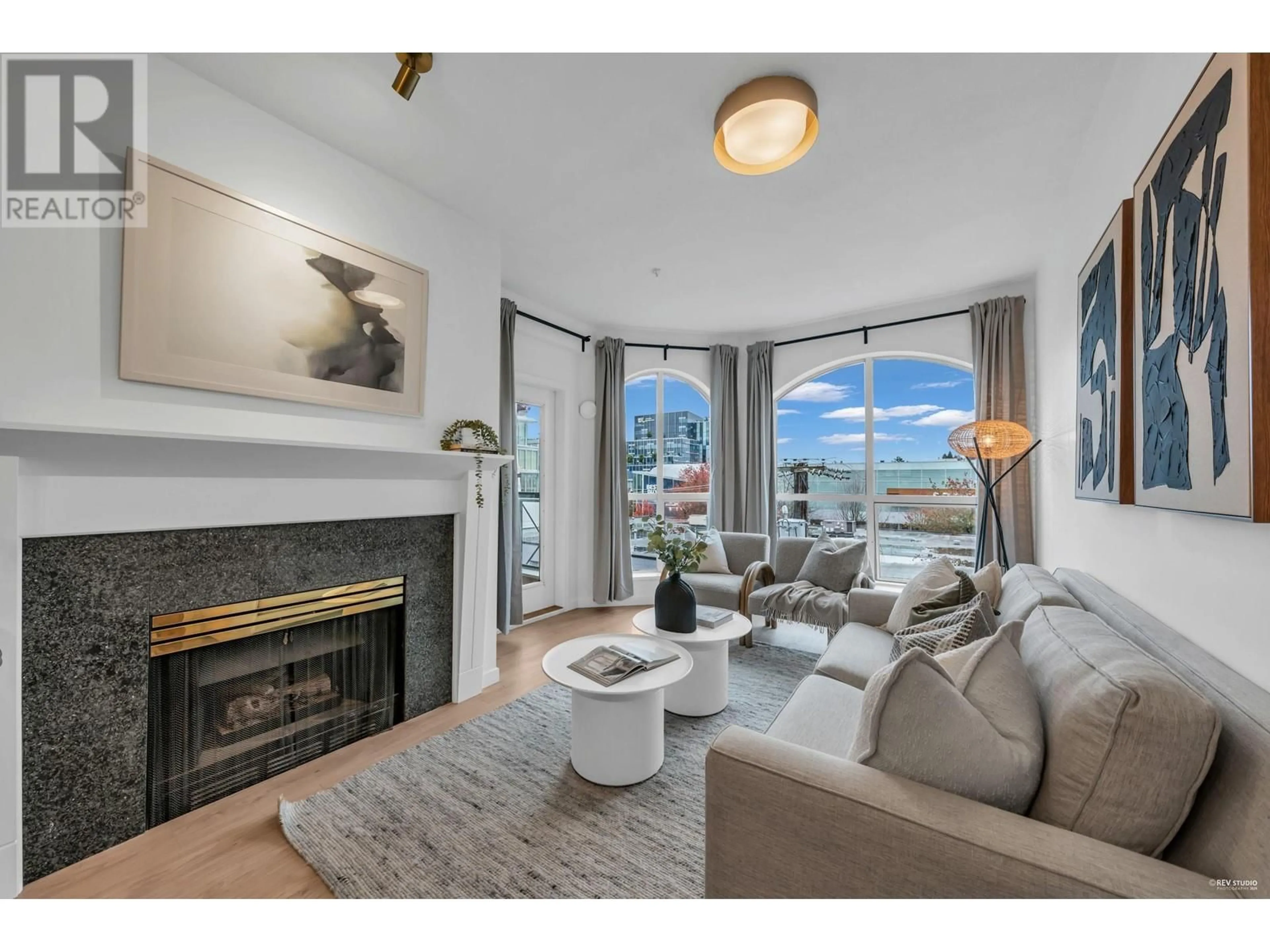 Living room with furniture, unknown for PH6 - 511 7TH AVENUE, Vancouver British Columbia V5Z4R2