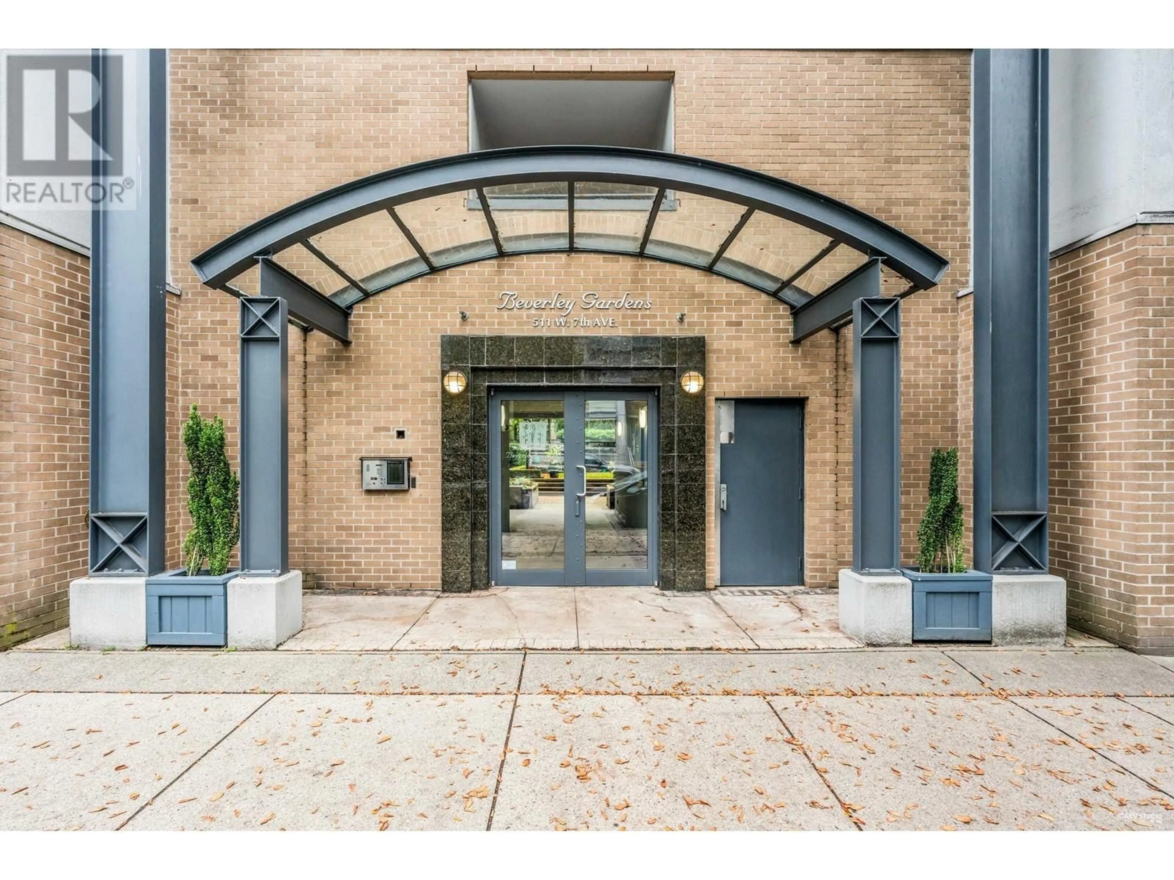 Indoor foyer for PH6 - 511 7TH AVENUE, Vancouver British Columbia V5Z4R2