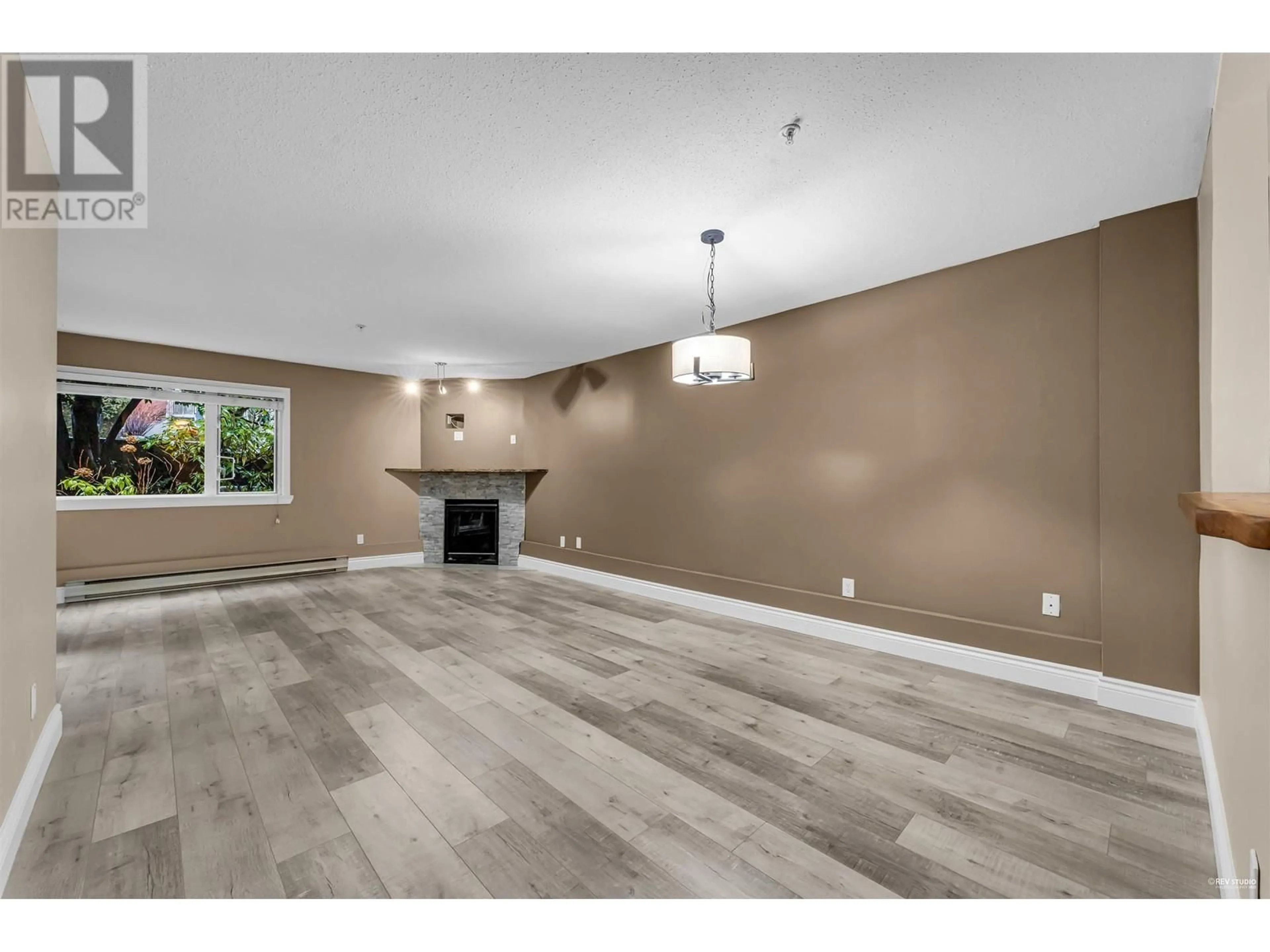 A pic of a room for 212 518 THIRTEENTH STREET, New Westminster British Columbia V3M4L9